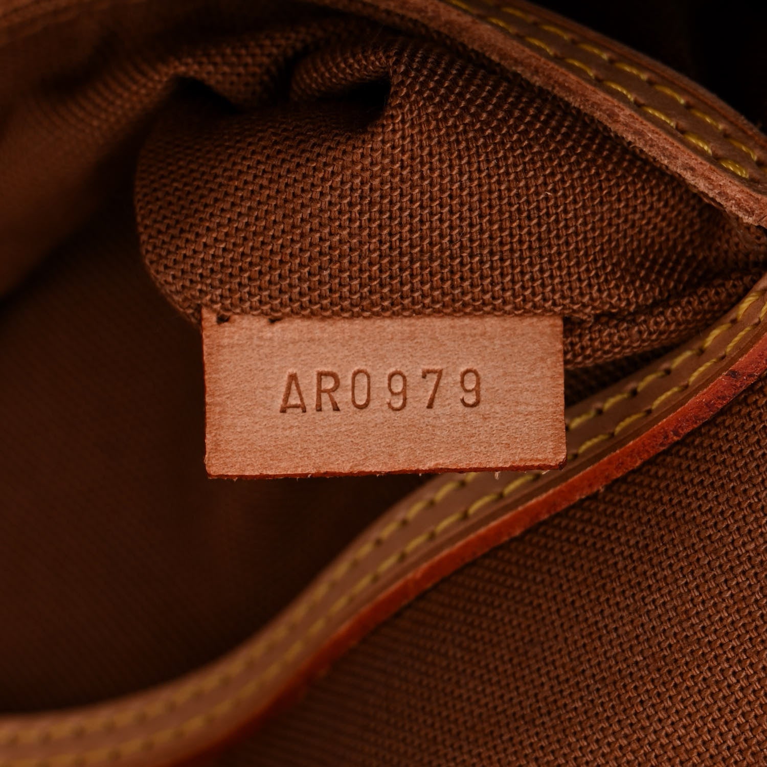 Louis Vuitton Monogram Alma MM 7 of 11