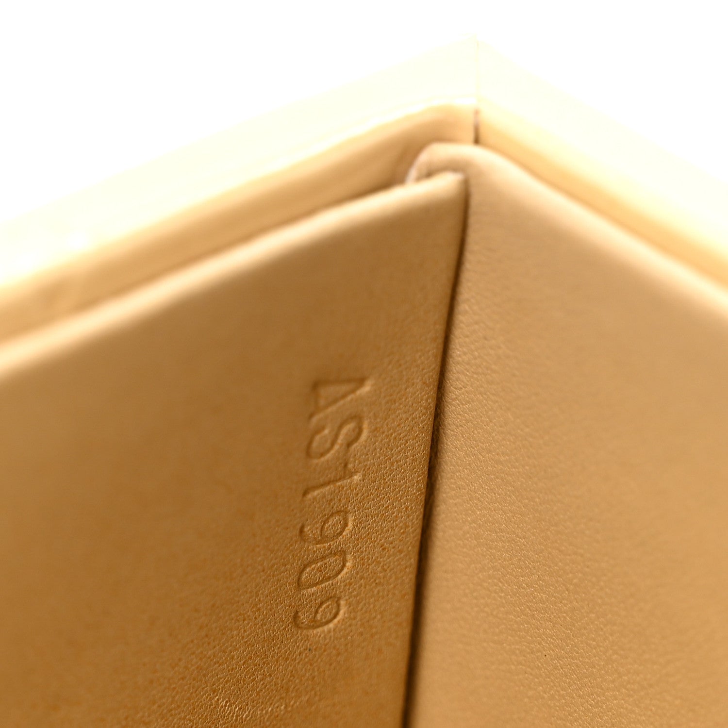 Louis Vuitton Vernis Bleecker Box Beige 7 of 13