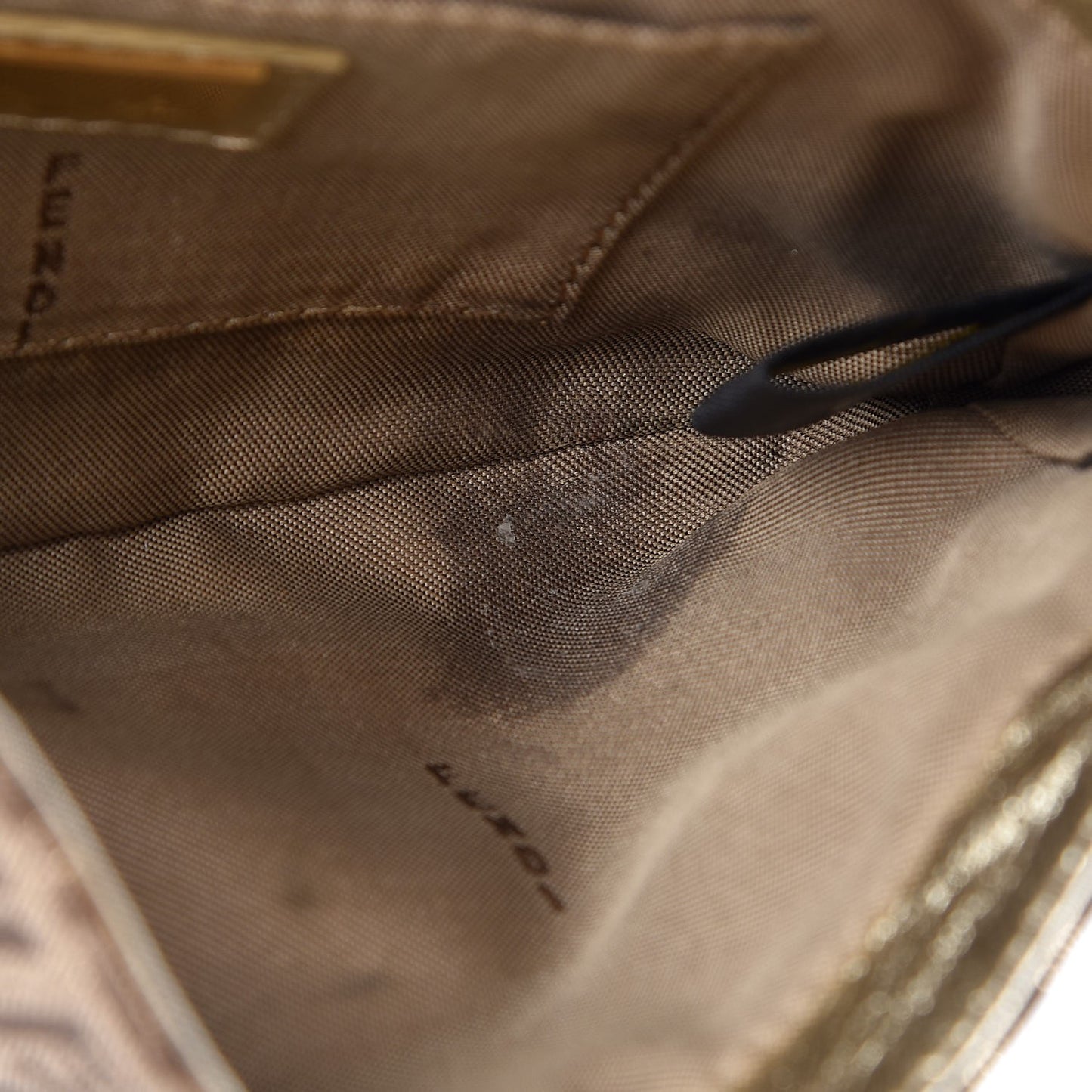 Metallic Calfskin Zucchino Compilation Pochette Gold