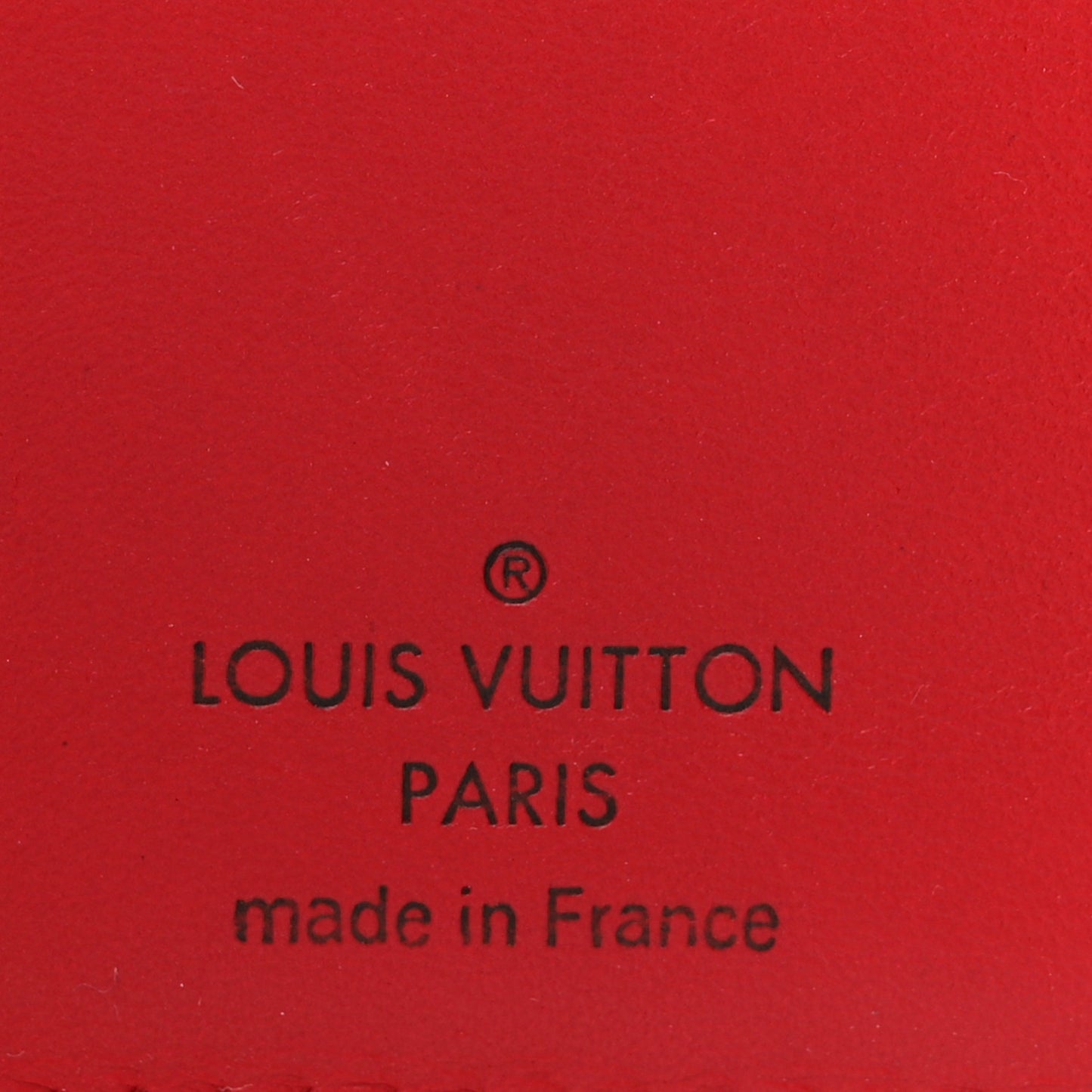 Taurillon Capucines Compact Wallet Rubis