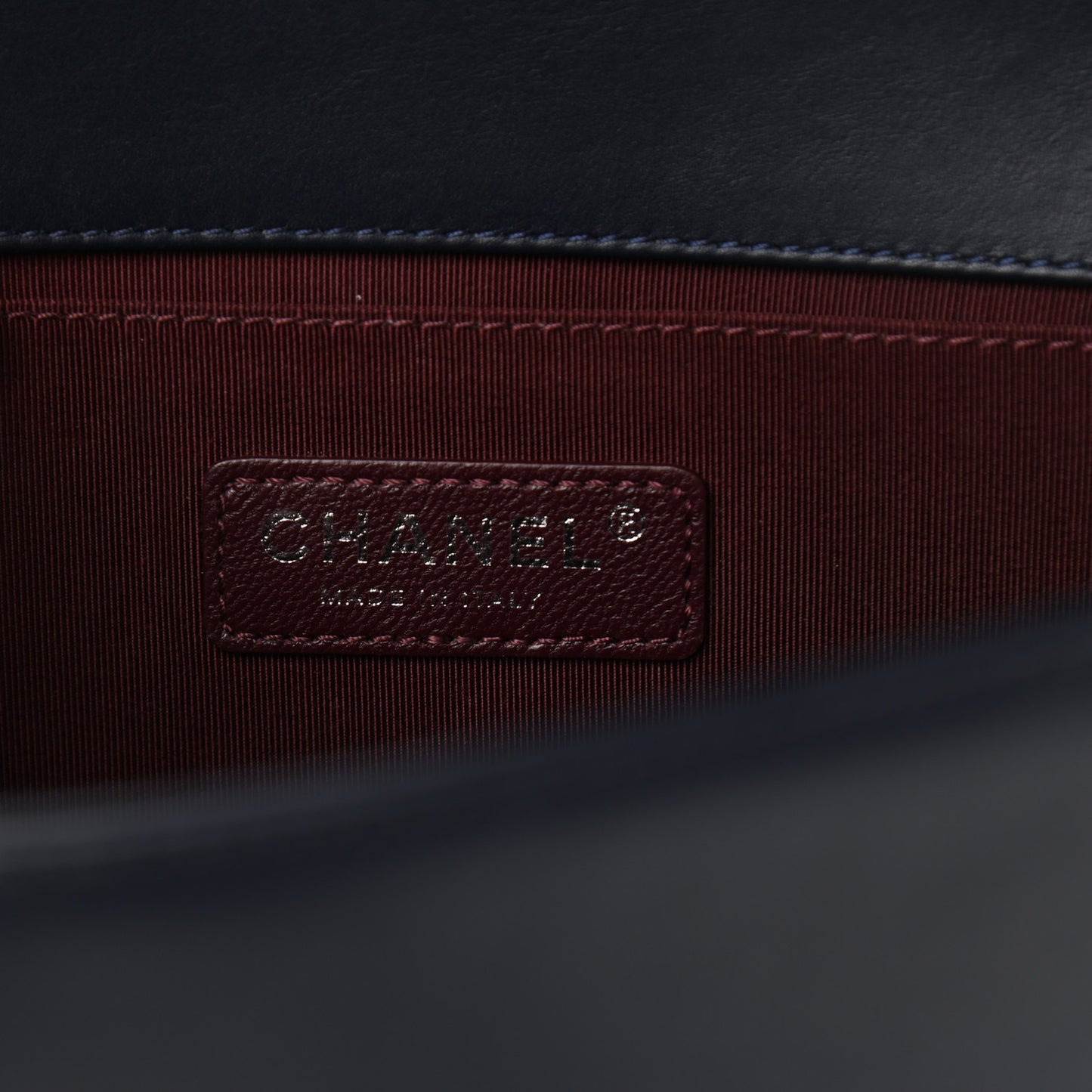 Calfskin Woven Medium Boy Flap Blue Burgundy