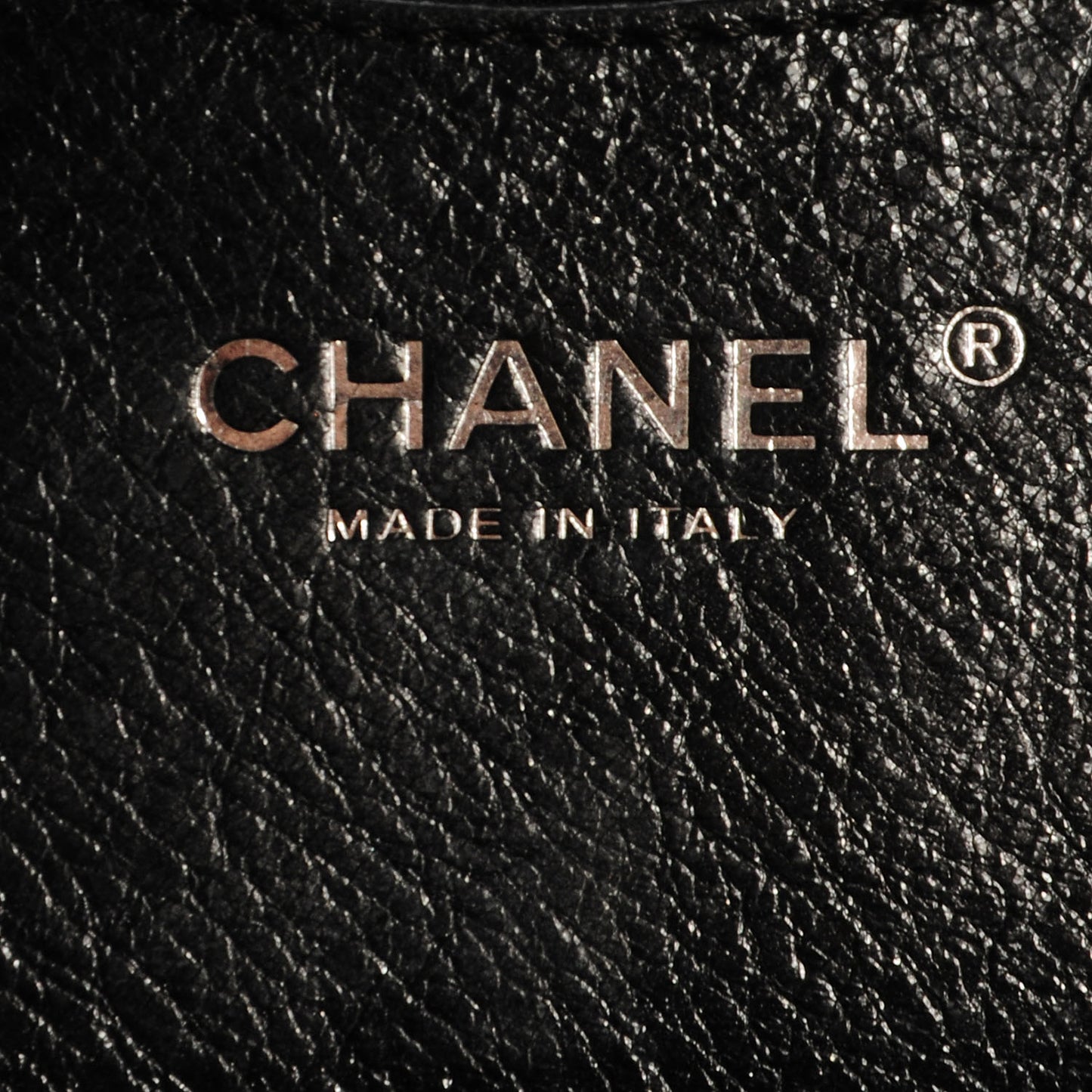 Glazed Calfskin On The Road XL Flap Black