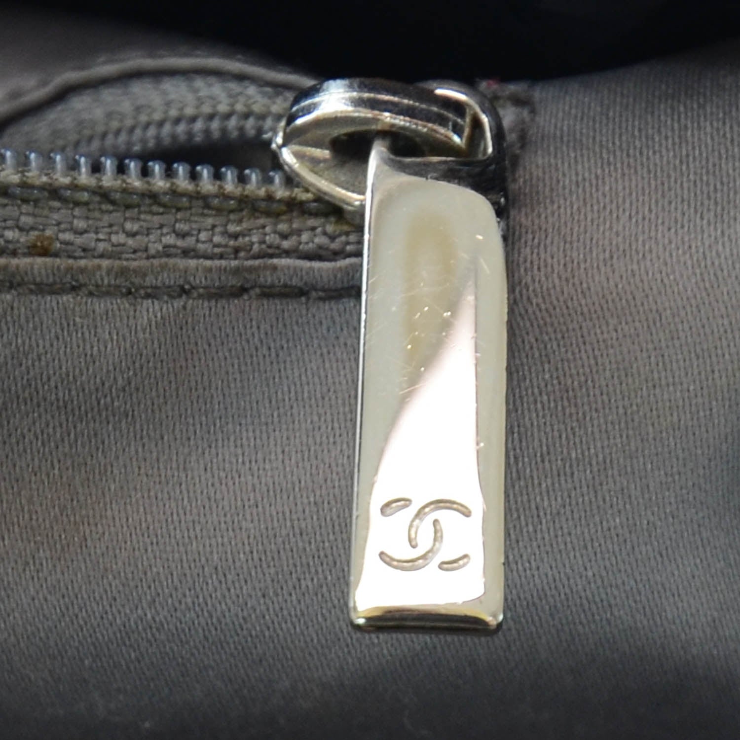 Chanel Vinyl Graphic Edge Tote Black 6 of 9