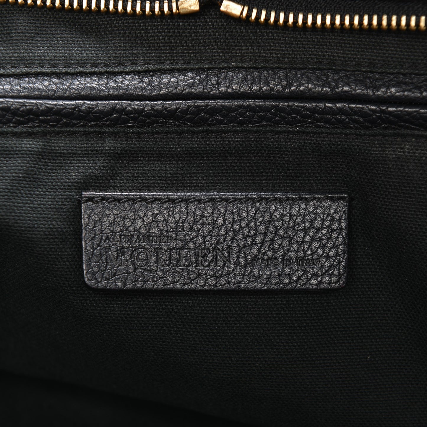 Pebbled Calfskin Large Skull Padlock Zip Around Tote Black