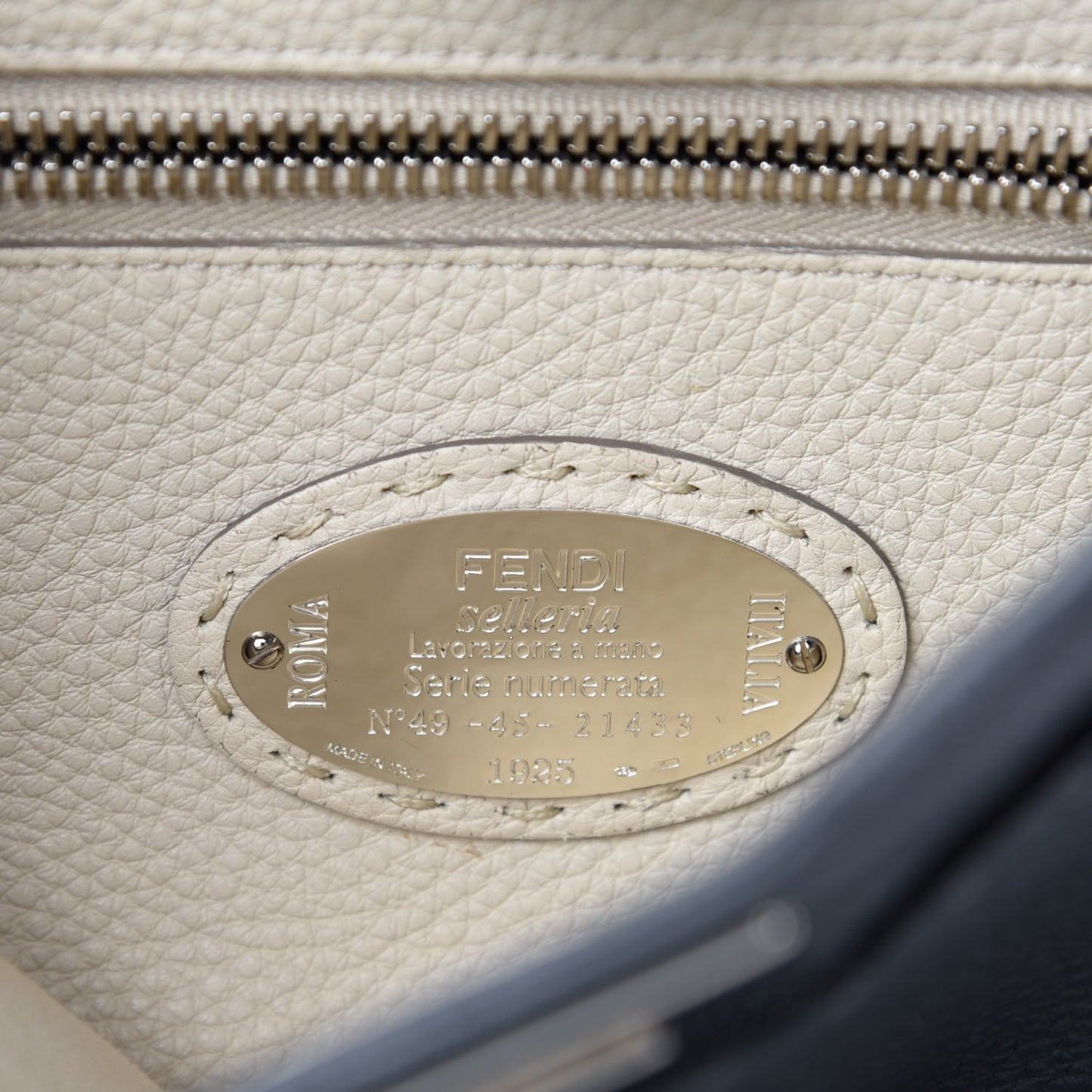 Cuoio Romano Selleria Bi-Color Medium Peekaboo Iconic Satchel Asfalto Latte