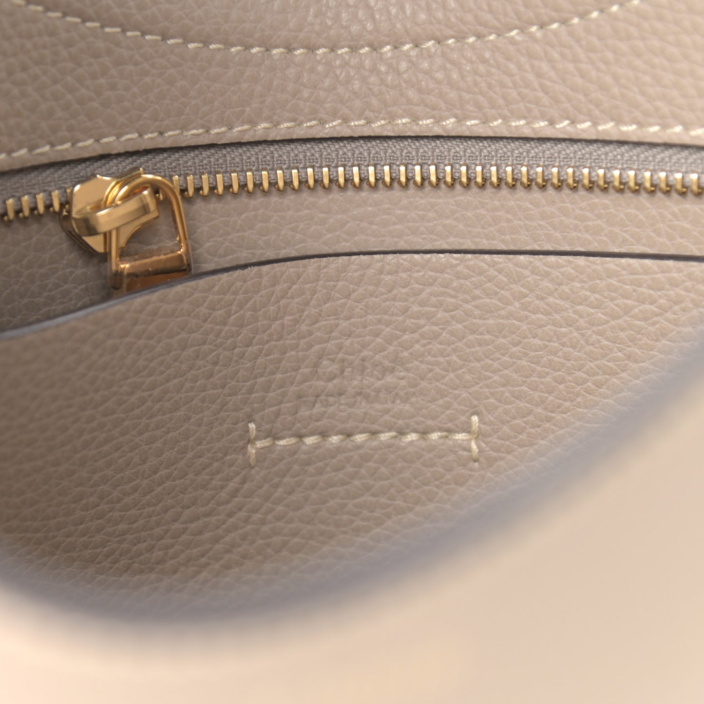 Small Grain Smooth Calfskin Small Darryl Hobo Motty Grey