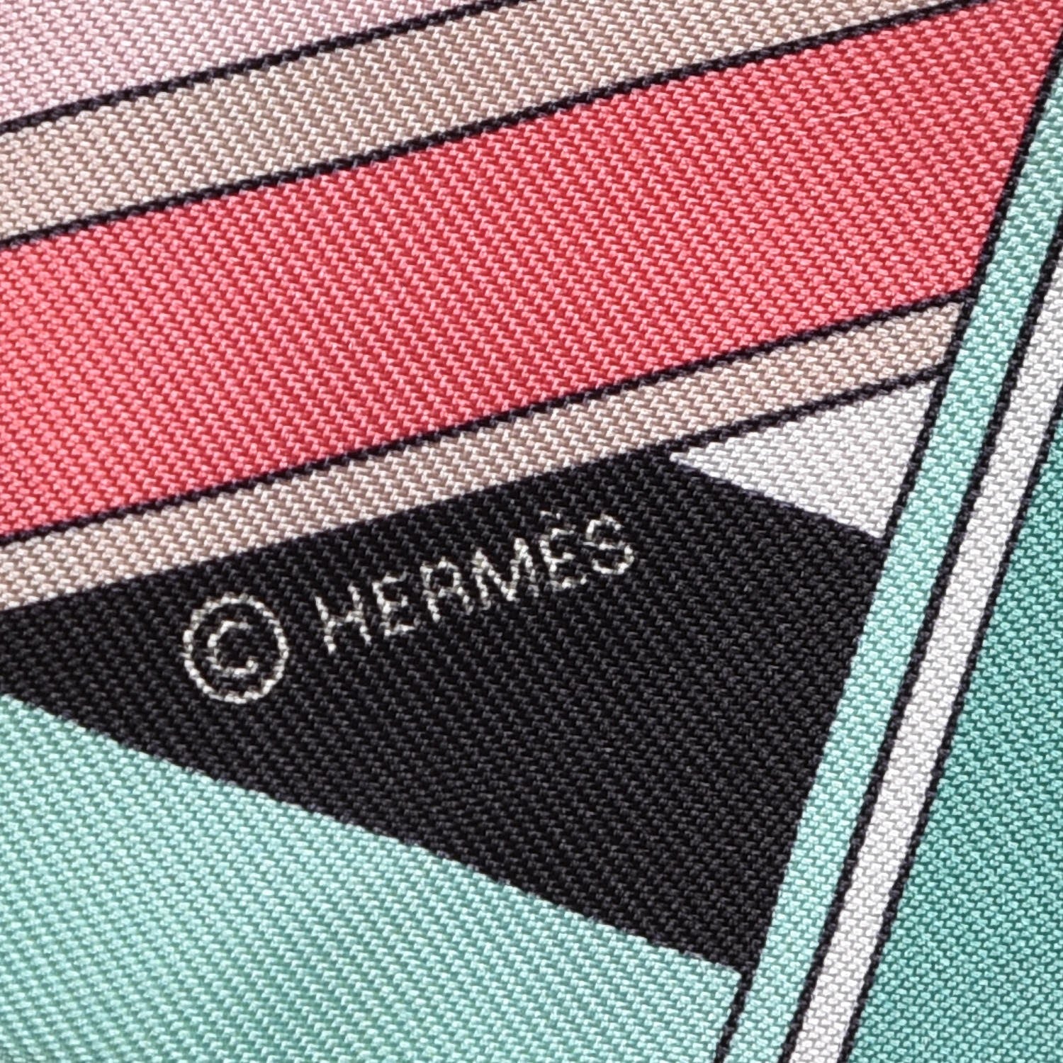 Hermes Silk Sangles En Zigzag Twilly 3 of 5