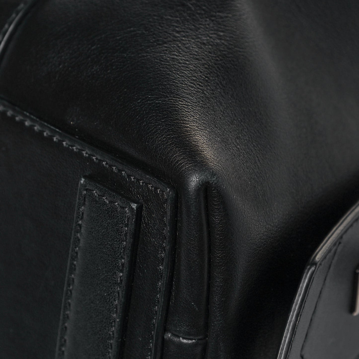 Smooth Calfskin Large Soft Antigona Black