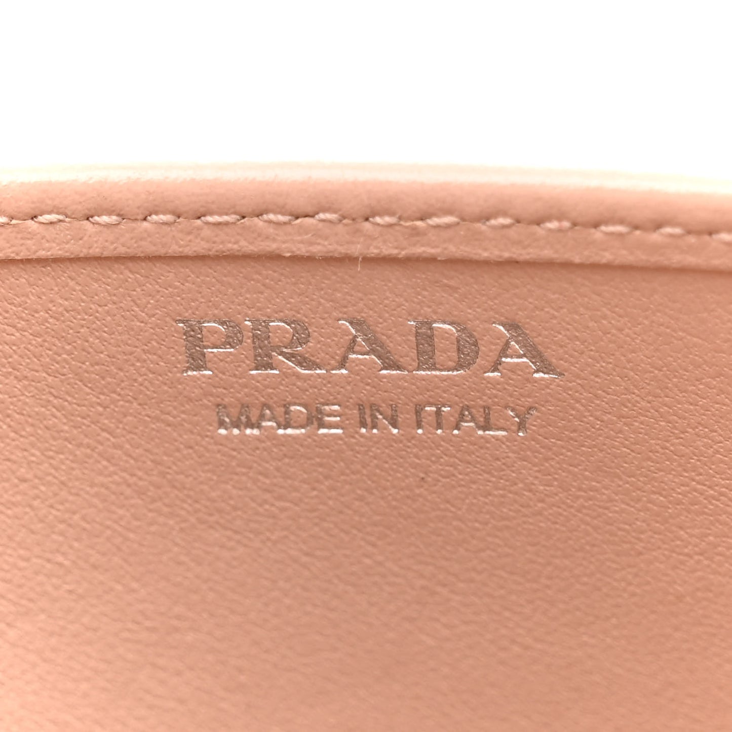 Soft Calfskin Impunture Diagramme Chain Wallet Cipria