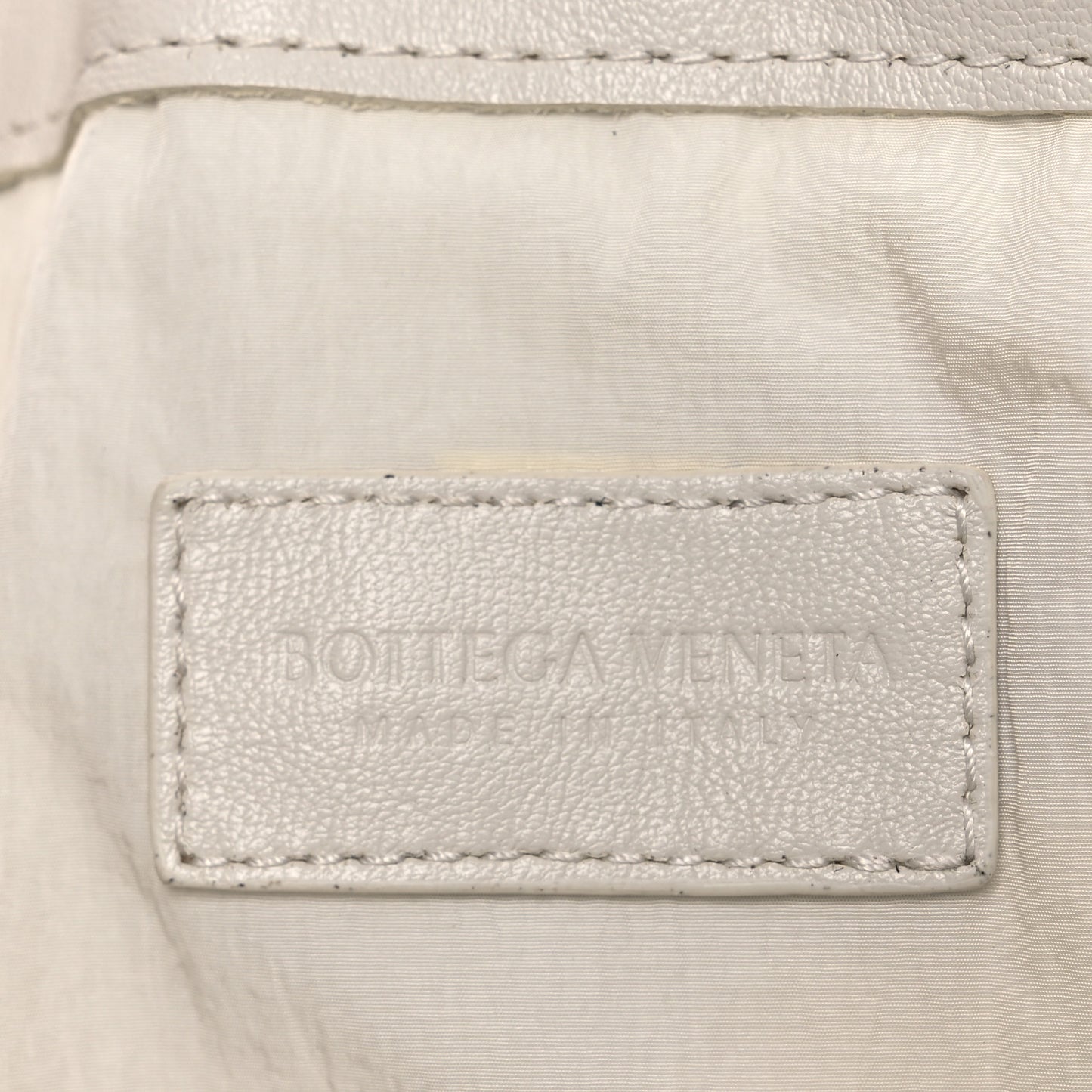 Nappa Intrecciato Heart Medium Dustbag White Dark Red
