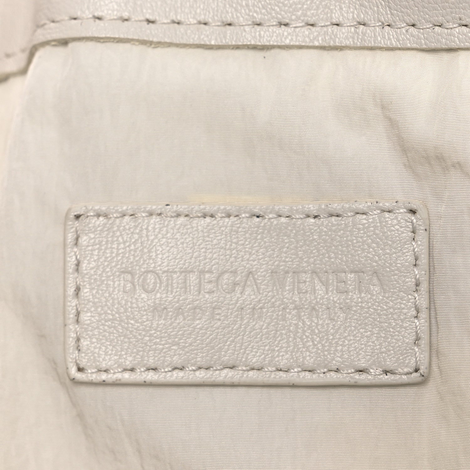 Bottega Veneta Nappa Intrecciato Heart Medium Dustbag White Dark Red 6 of 11