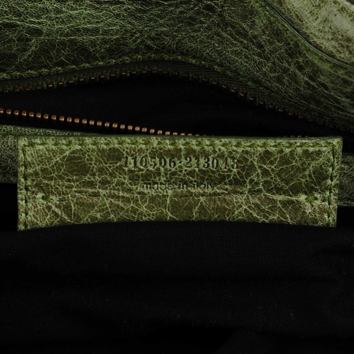 Balenciaga Chevre Classic Hardware Weekender Dolma 11 of 15