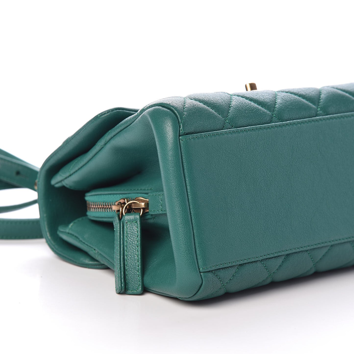 Shiny Sheepskin Quilted Small Trapezio Flap Green