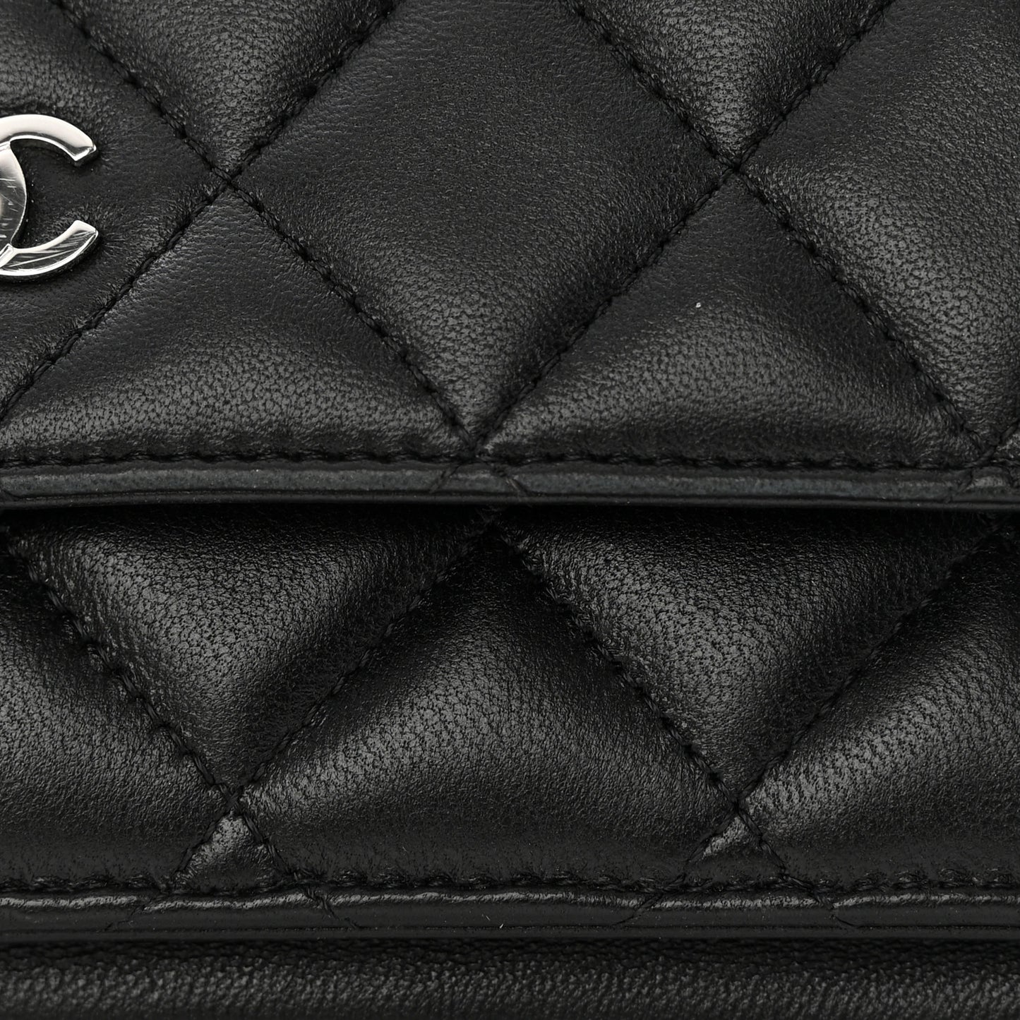 Lambskin Quilted Wallet On Chain WOC Black