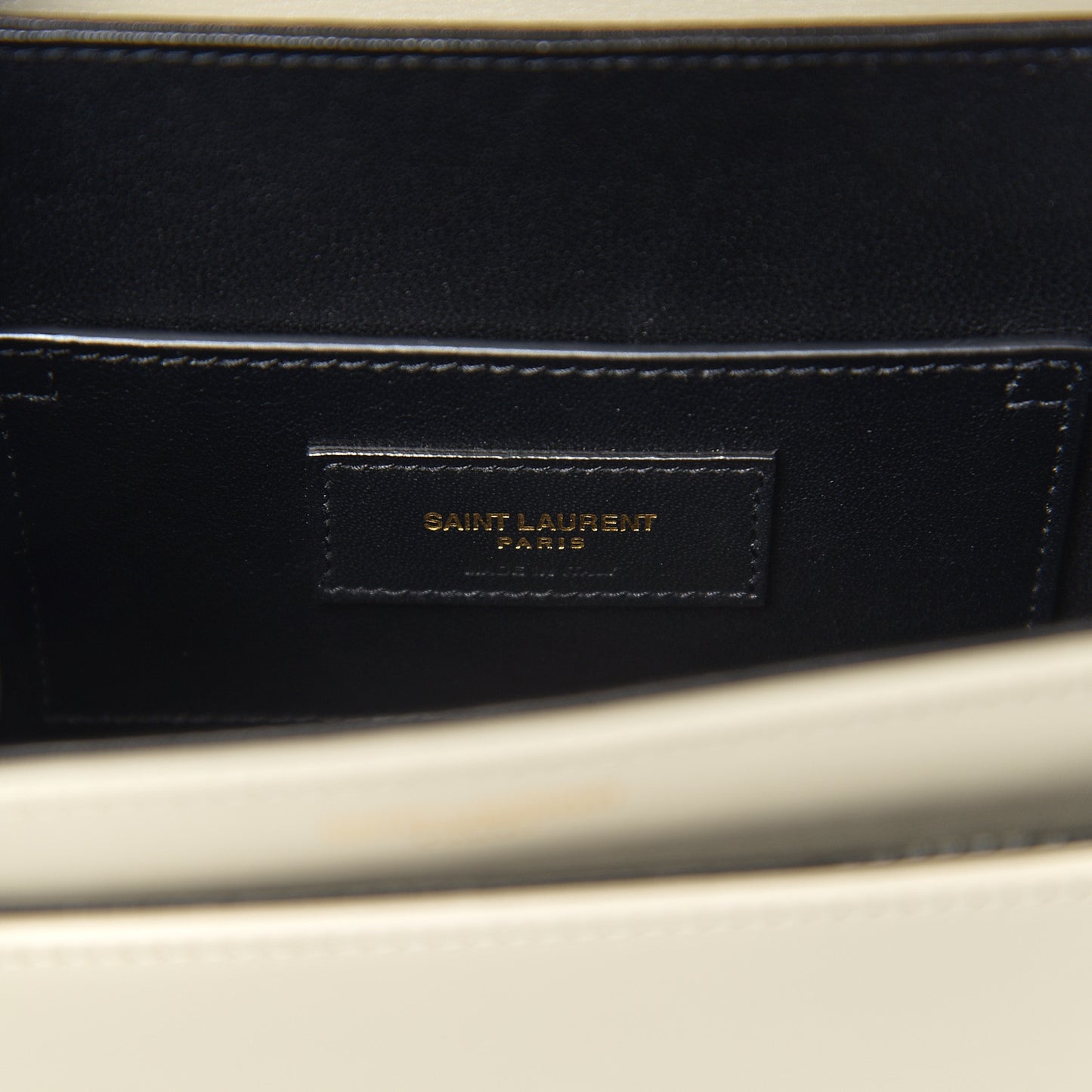 Calfskin LE 61 Small Shoulder Bag Blanc Vintage
