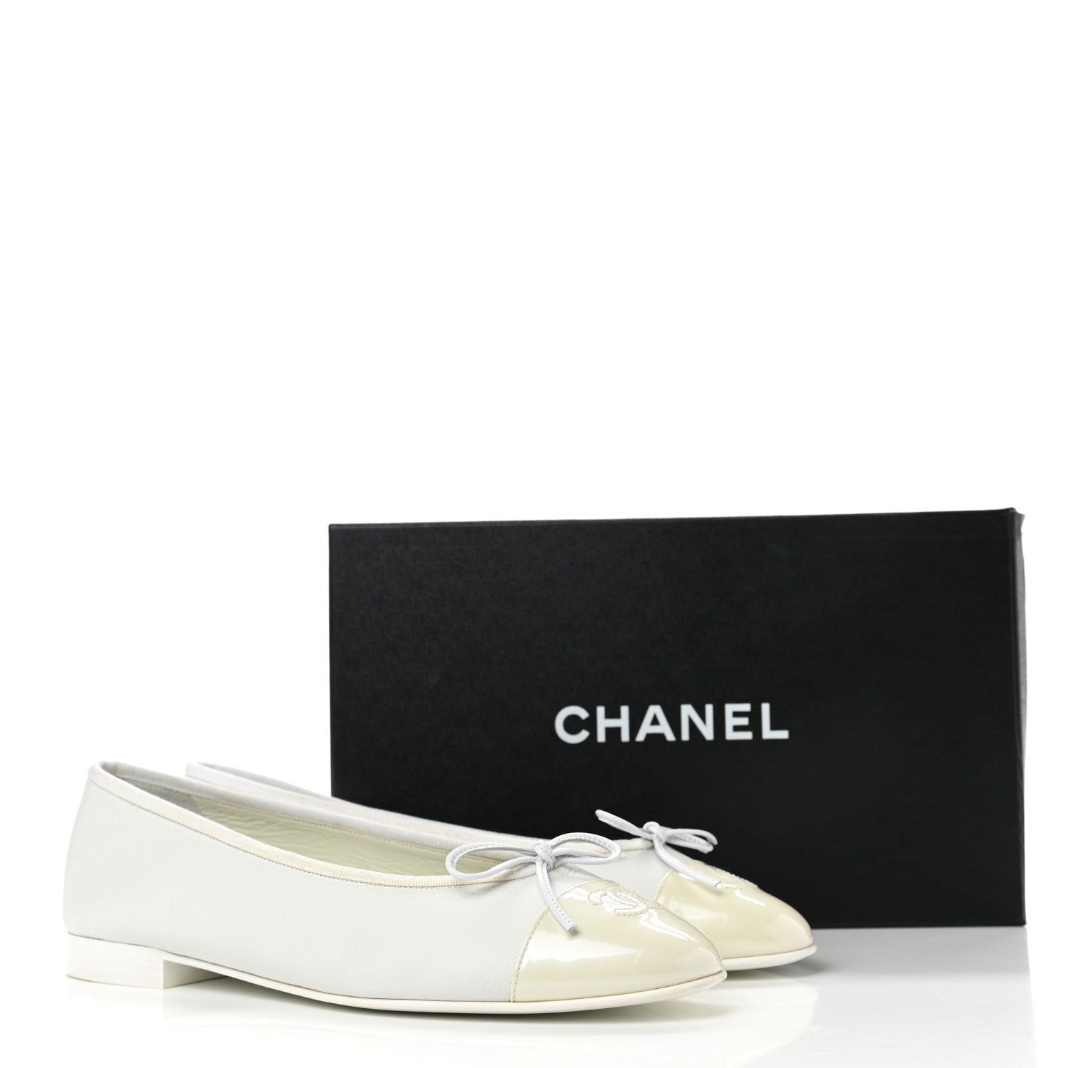 Chanel Calfskin Patent Cap Toe CC Ballerina Flats 41 White 9 of 9
