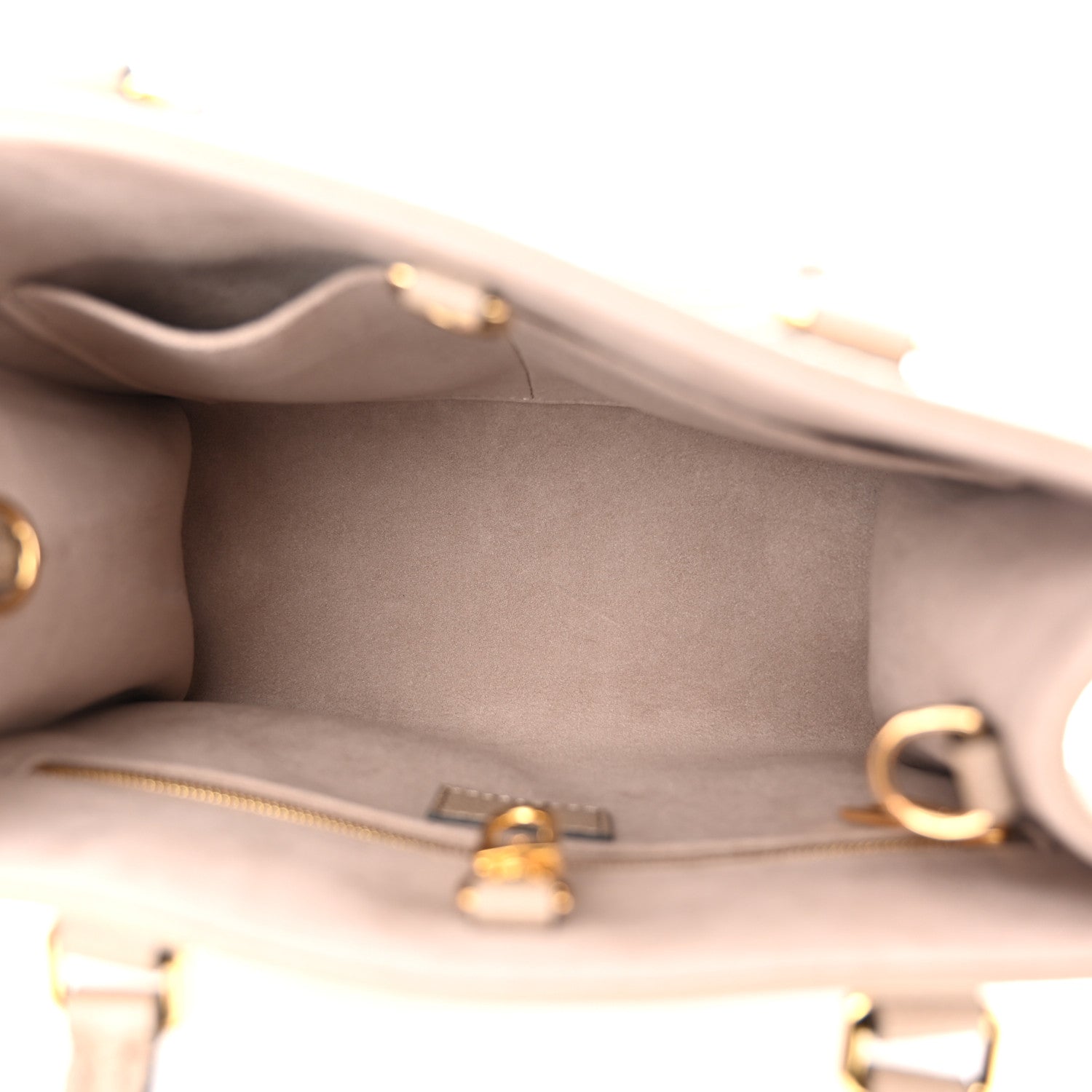 Louis Vuitton Empreinte Monogram Giant Onthego PM Tourterelle Creme 5 of 9