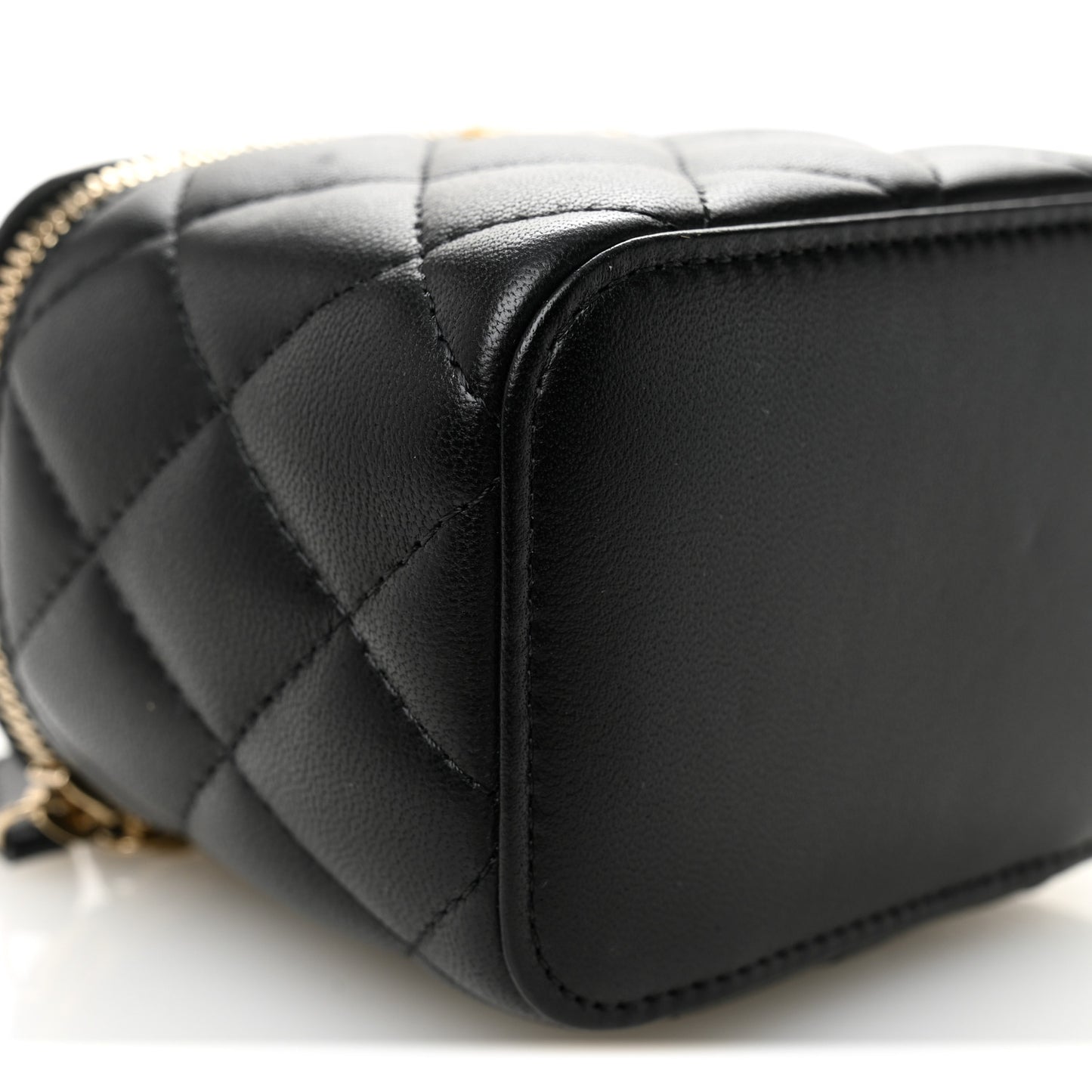 Lambskin Quilted Mini Pearl Crush Vanity Case With Chain Black