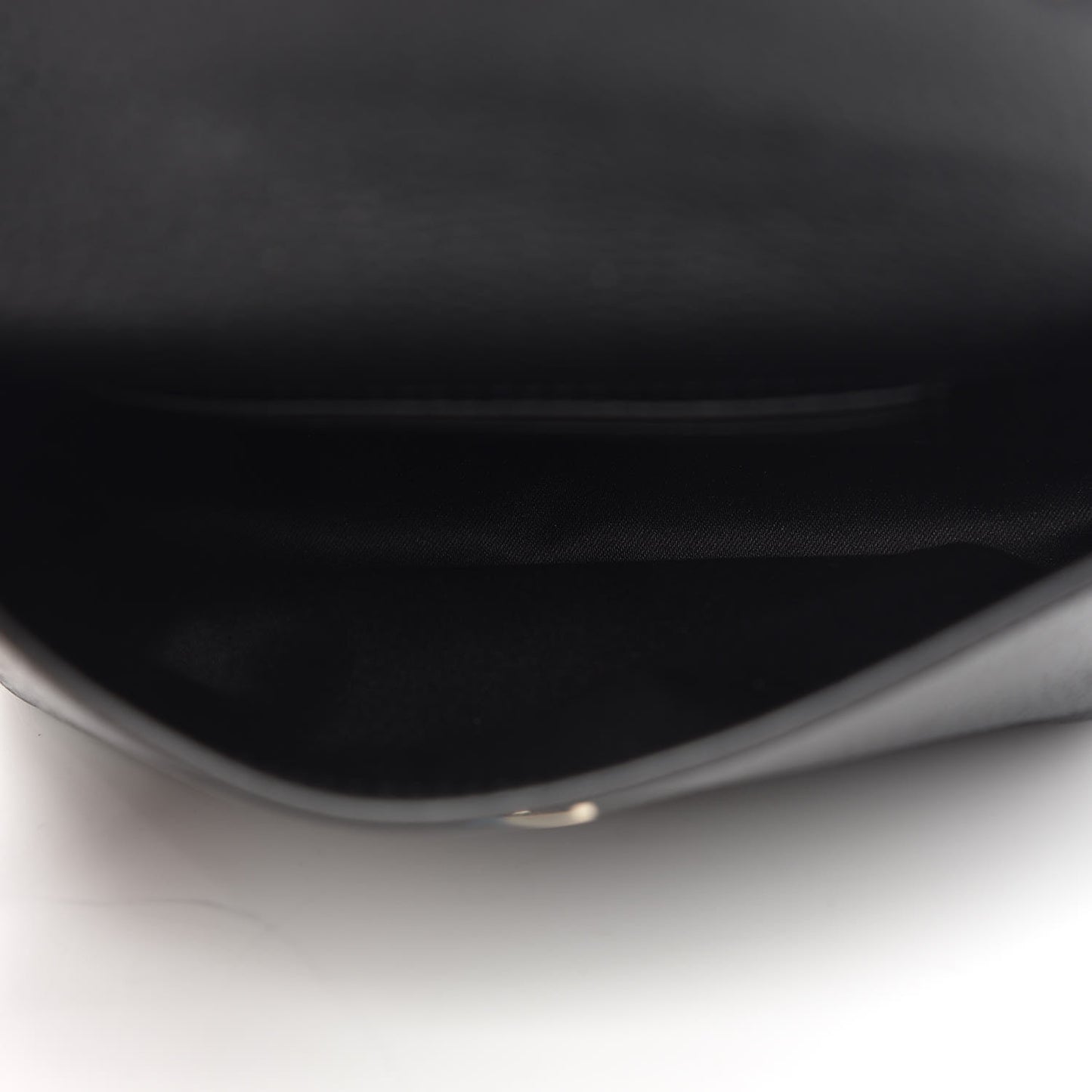 Pebbled Calfskin Rockstud Pouch On Chain Black