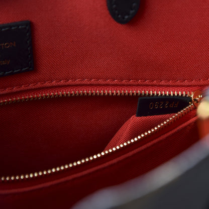 Louis Vuitton Reverse Monogram Giant Onthego MM 9 of 11