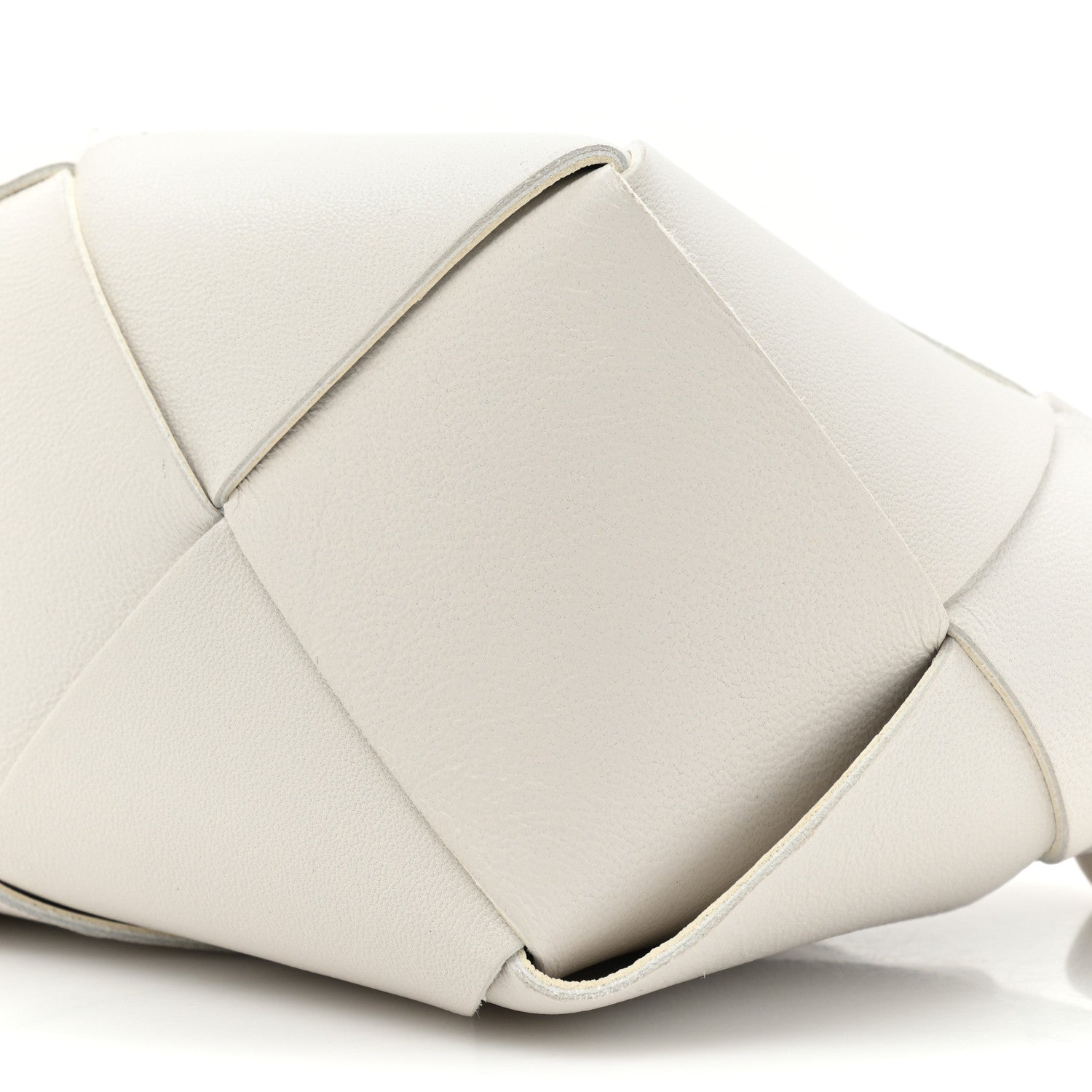 Bottega Veneta Nappa Maxi Intreccio Exploded Shoulder Bag Chalk 7 of 11
