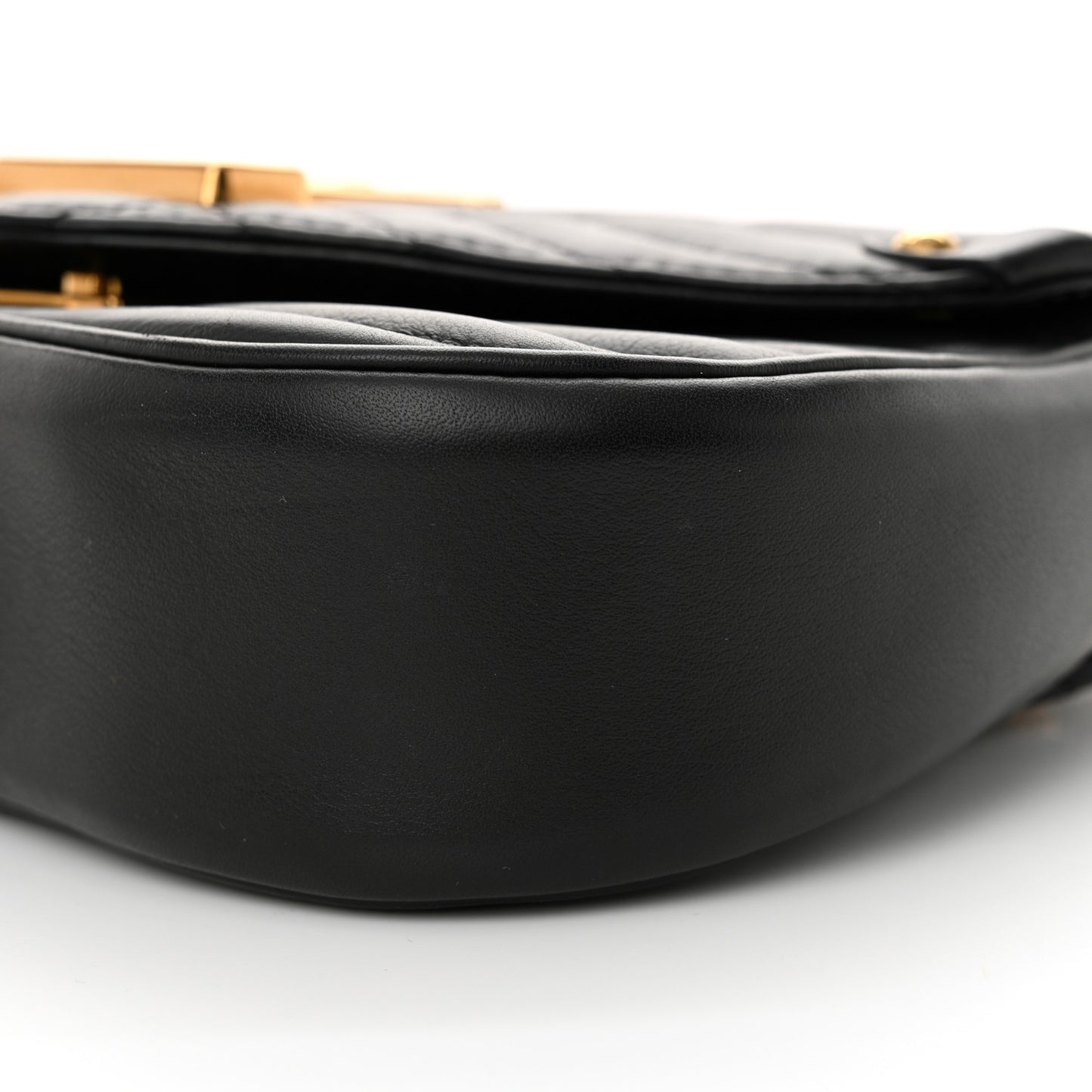Calfskin New Wave Chain PM Black