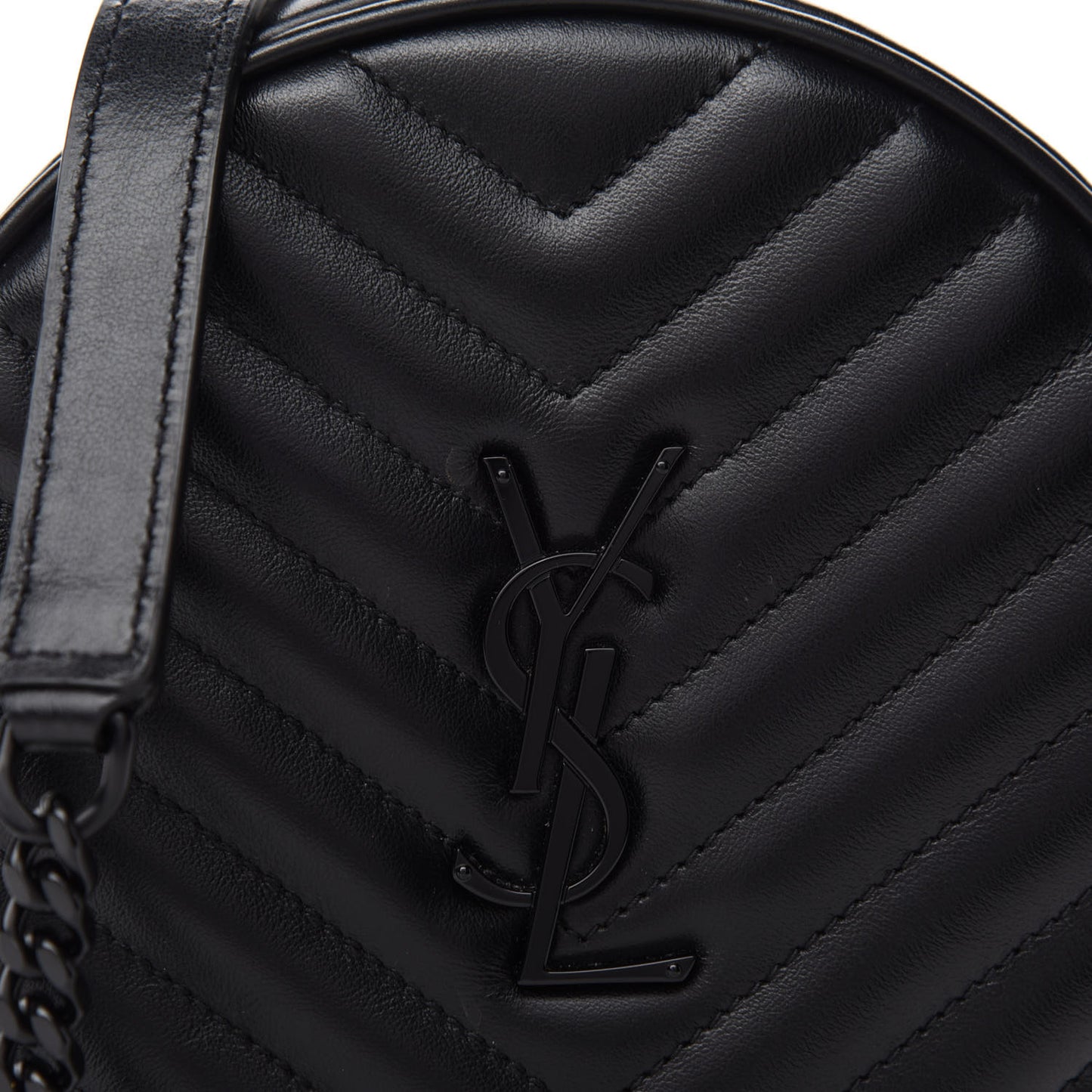 Calfskin Matelasse Chevron Round Vinyle Camera Bag Black