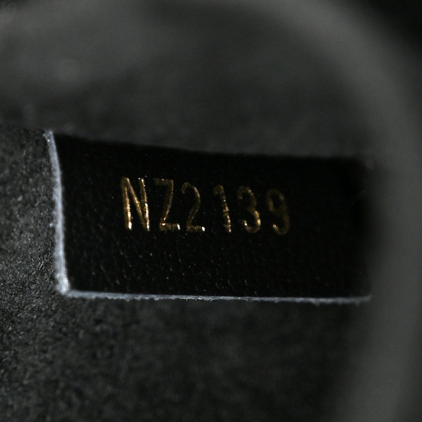 Calfskin New Wave Chain MM Black