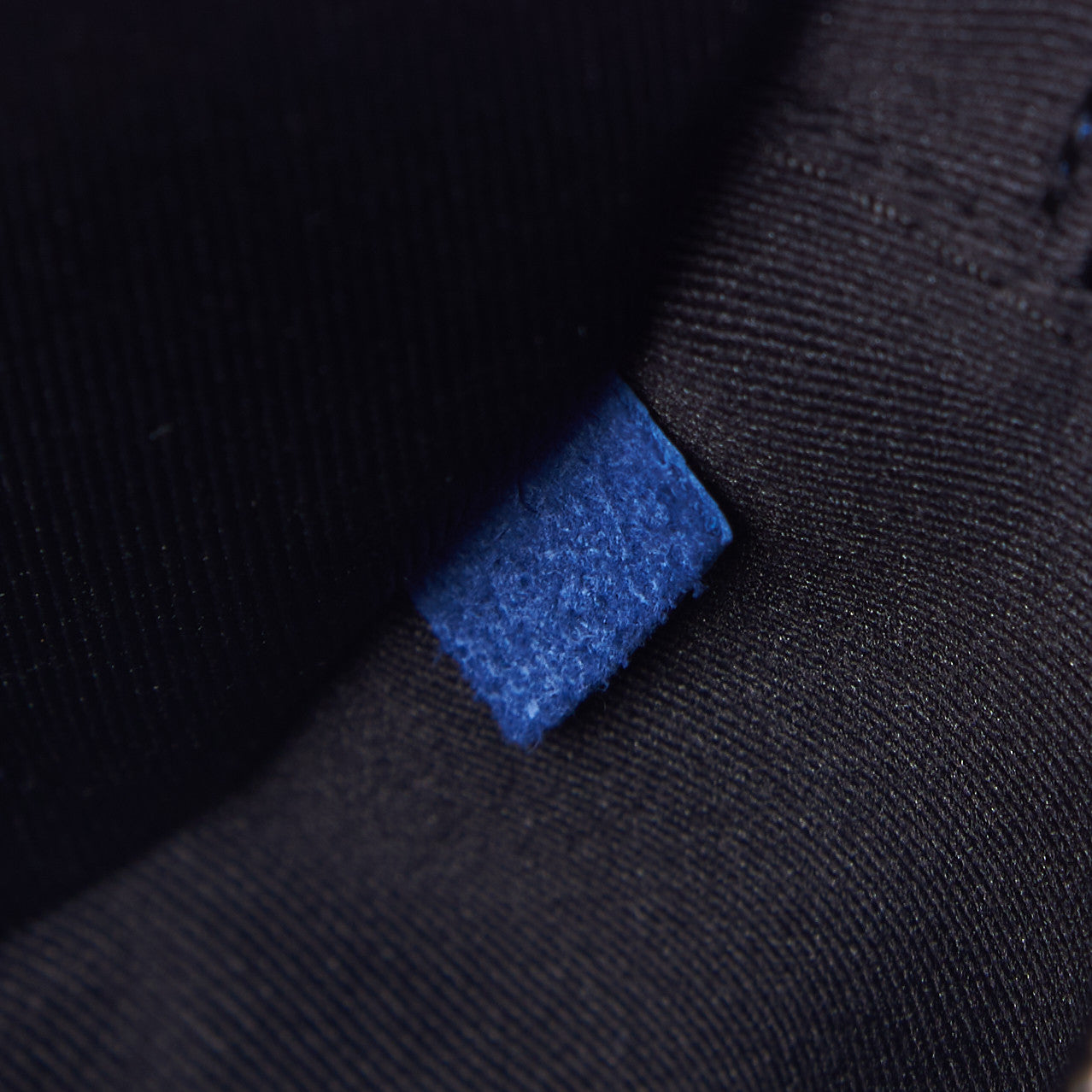 Louis Vuitton Taiga Outdoor Bumbag Cobalt 8 of 8