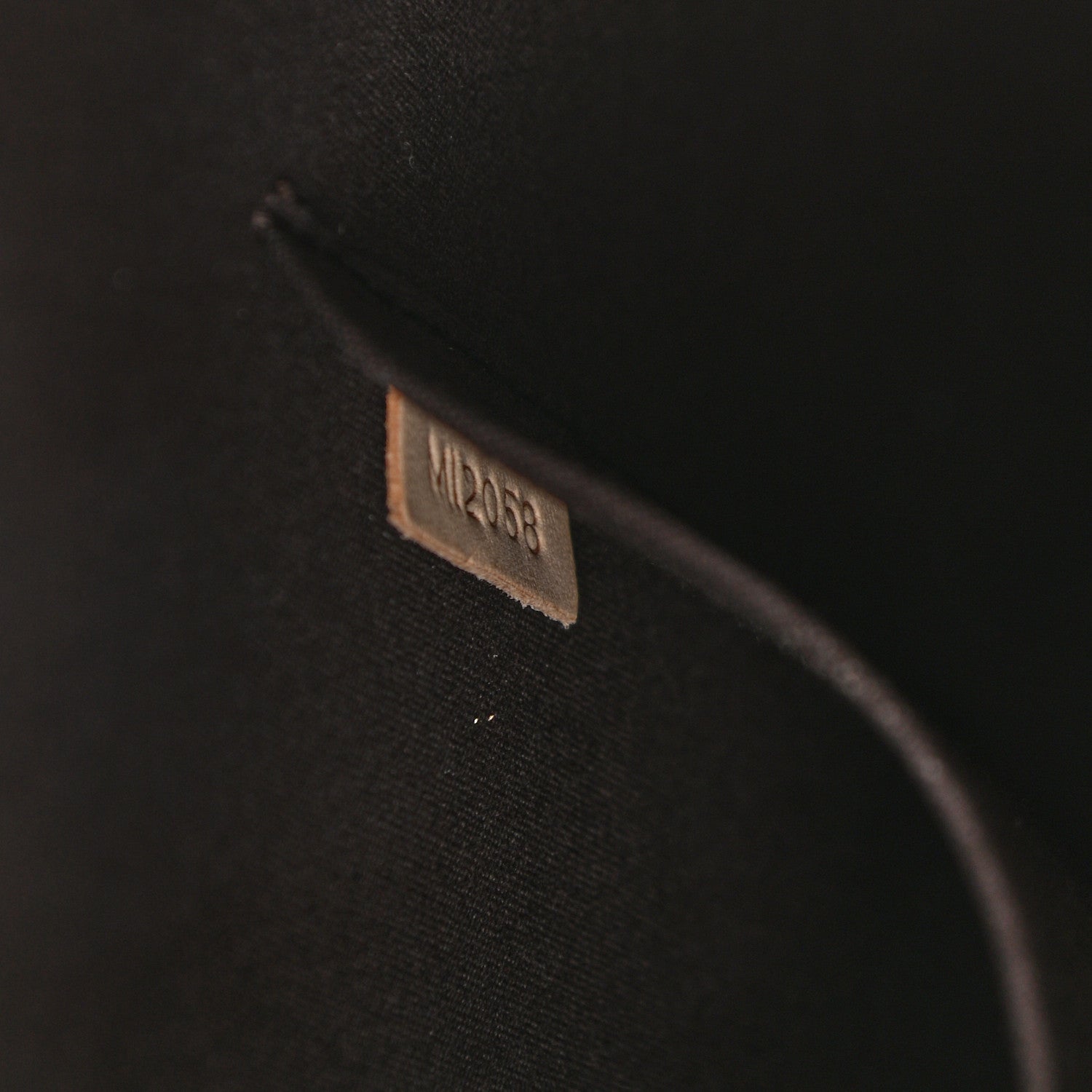 Louis Vuitton Vernis Alma GM Amarante 7 of 10