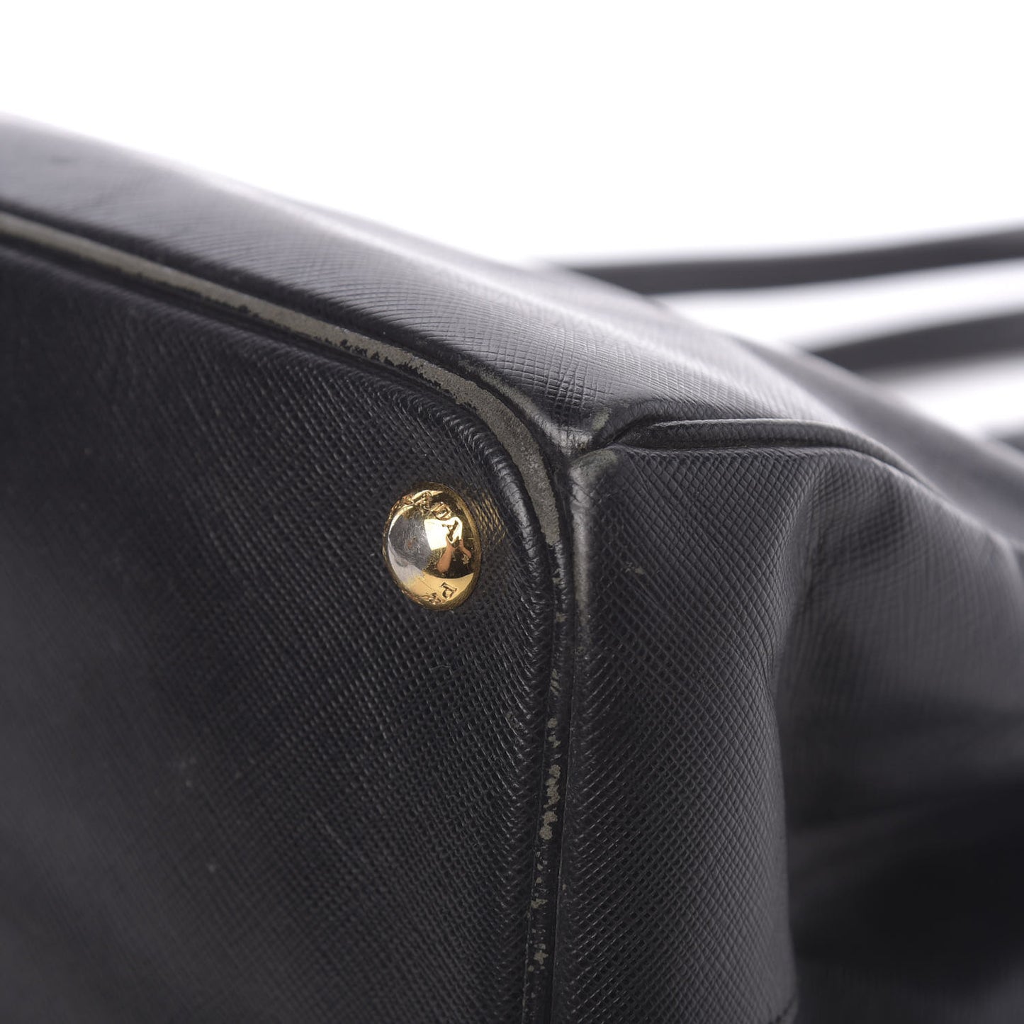 Saffiano Medium Galleria Double Zip Tote Black