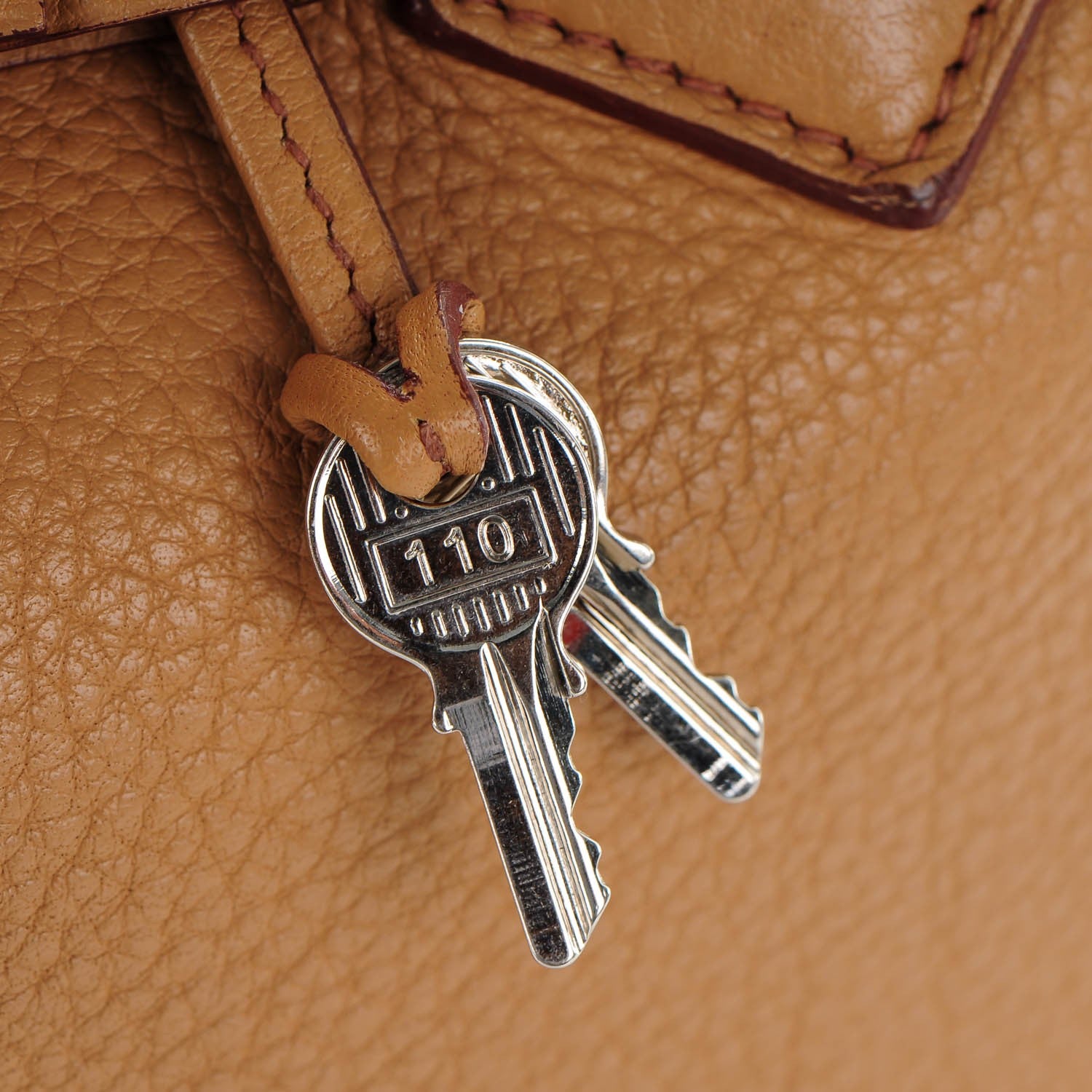 Hermes Taurillon Clemence Victoria II 35 Tabac Camel 9 of 12
