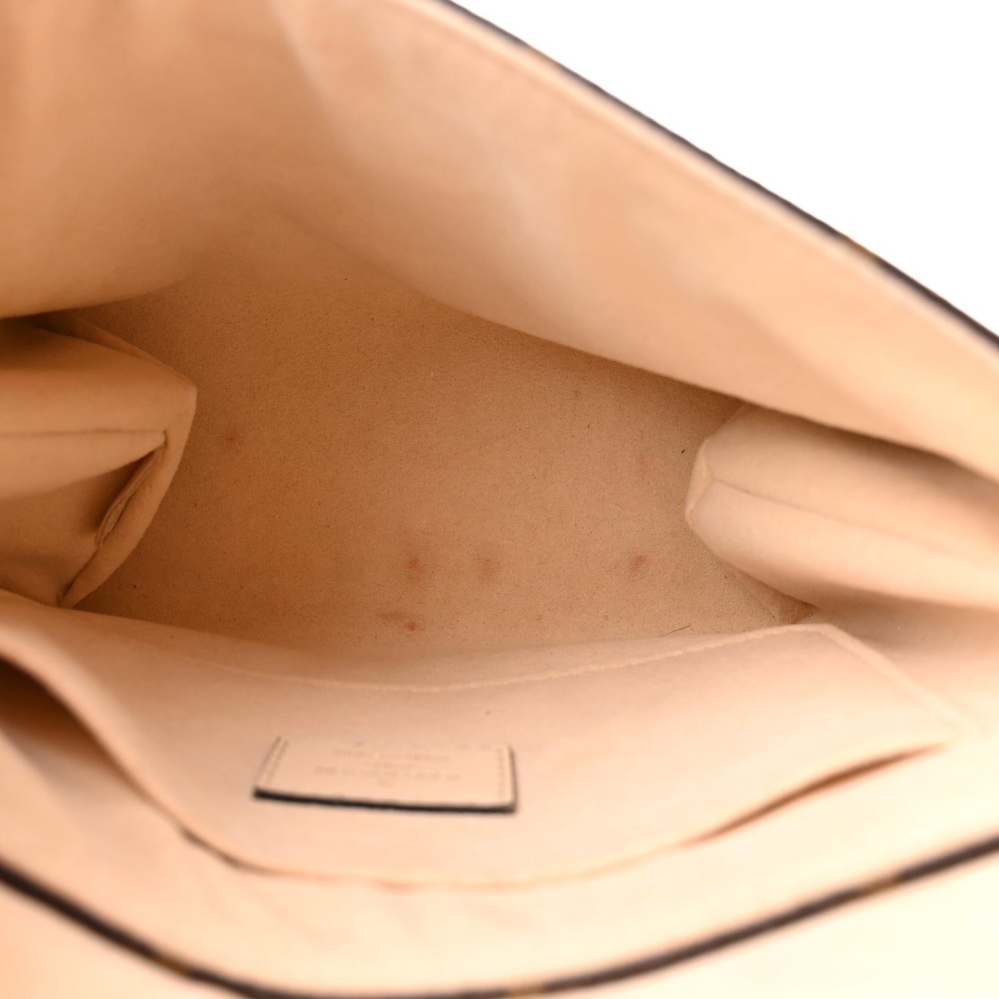 Monogram Locky BB Creme