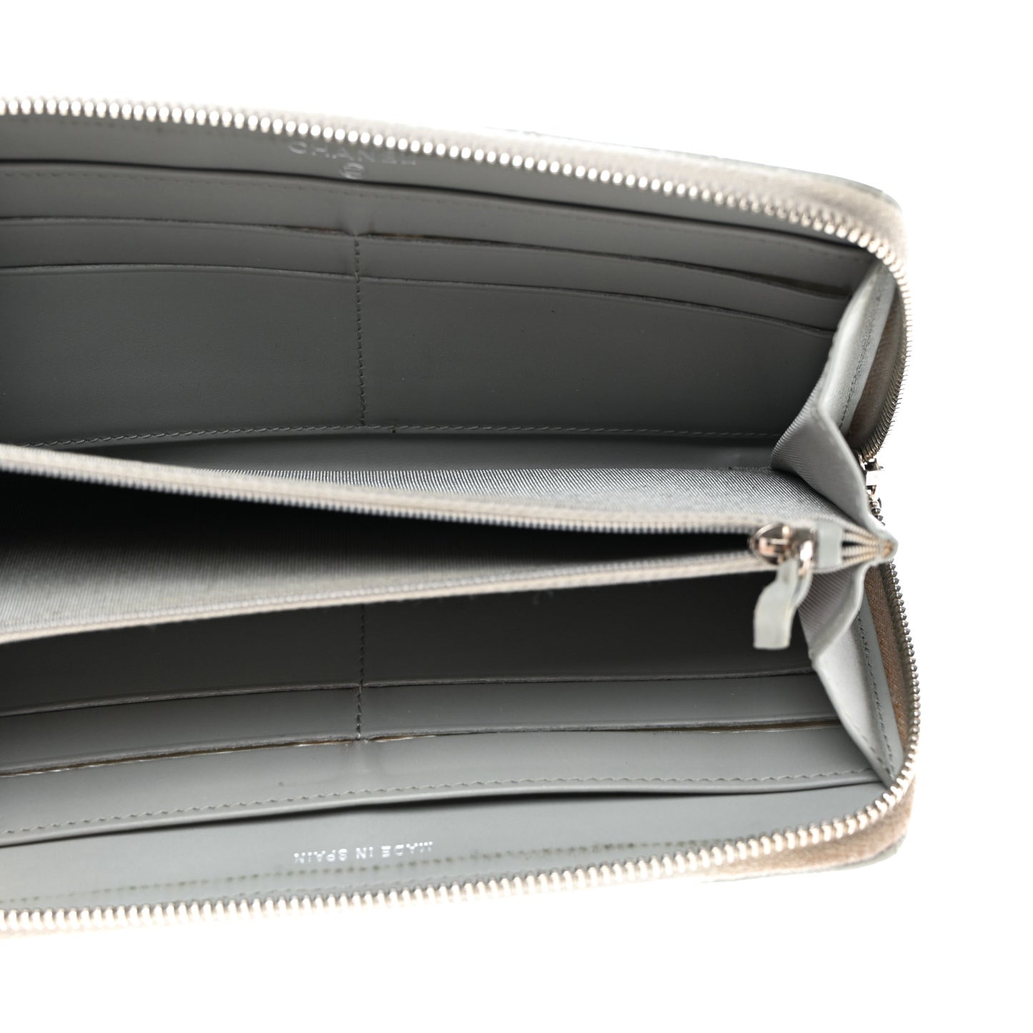 Caviar Quilted Large Gusset Zip Around Wallet Grey