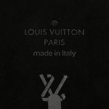 Louis Vuitton Rubber Monogram Trunk With Chain iPhone 14 Pro Case Black 5 of 7