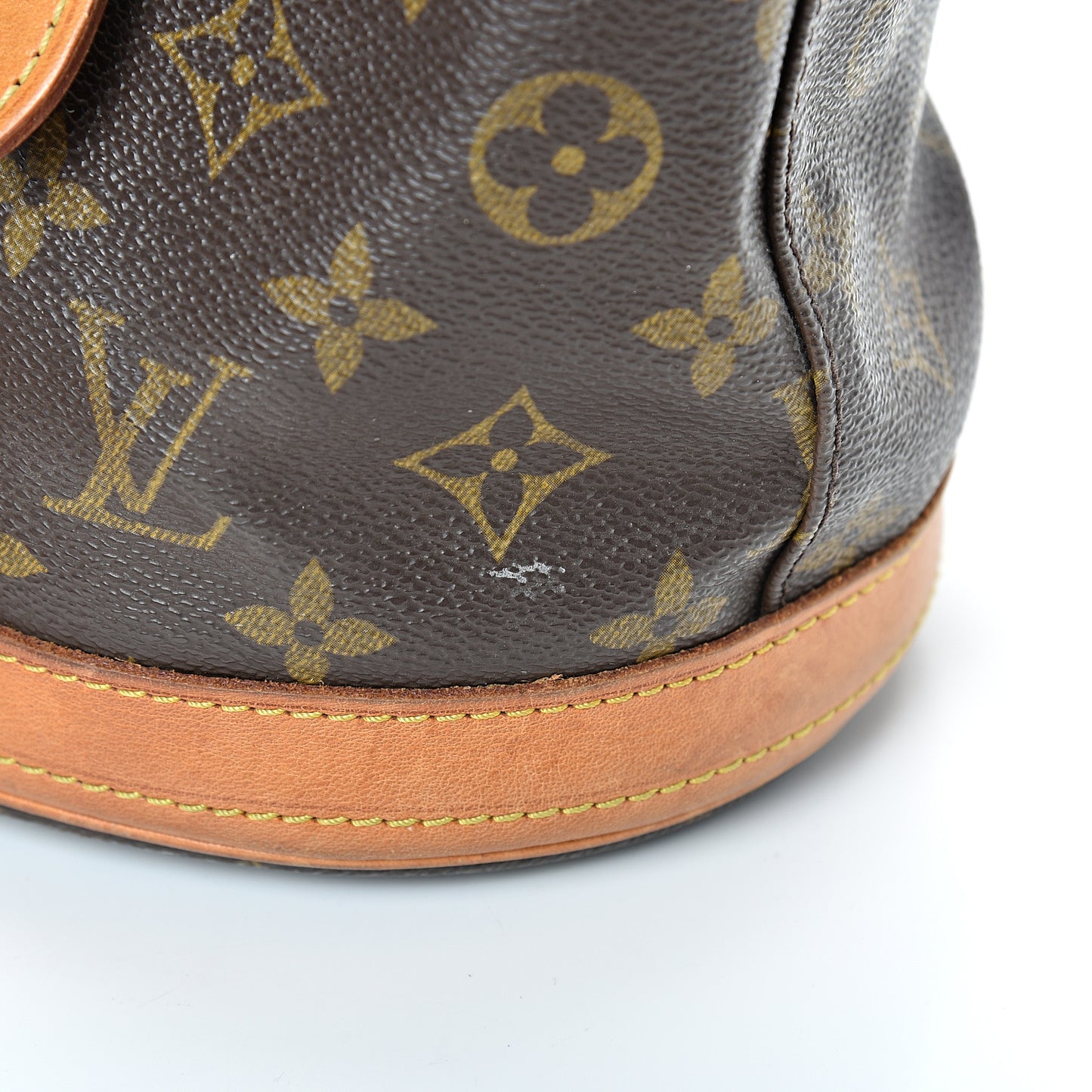 Monogram Petit Bucket 23