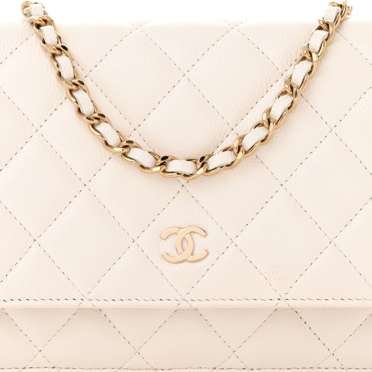 Caviar Quilted Wallet on Chain WOC White