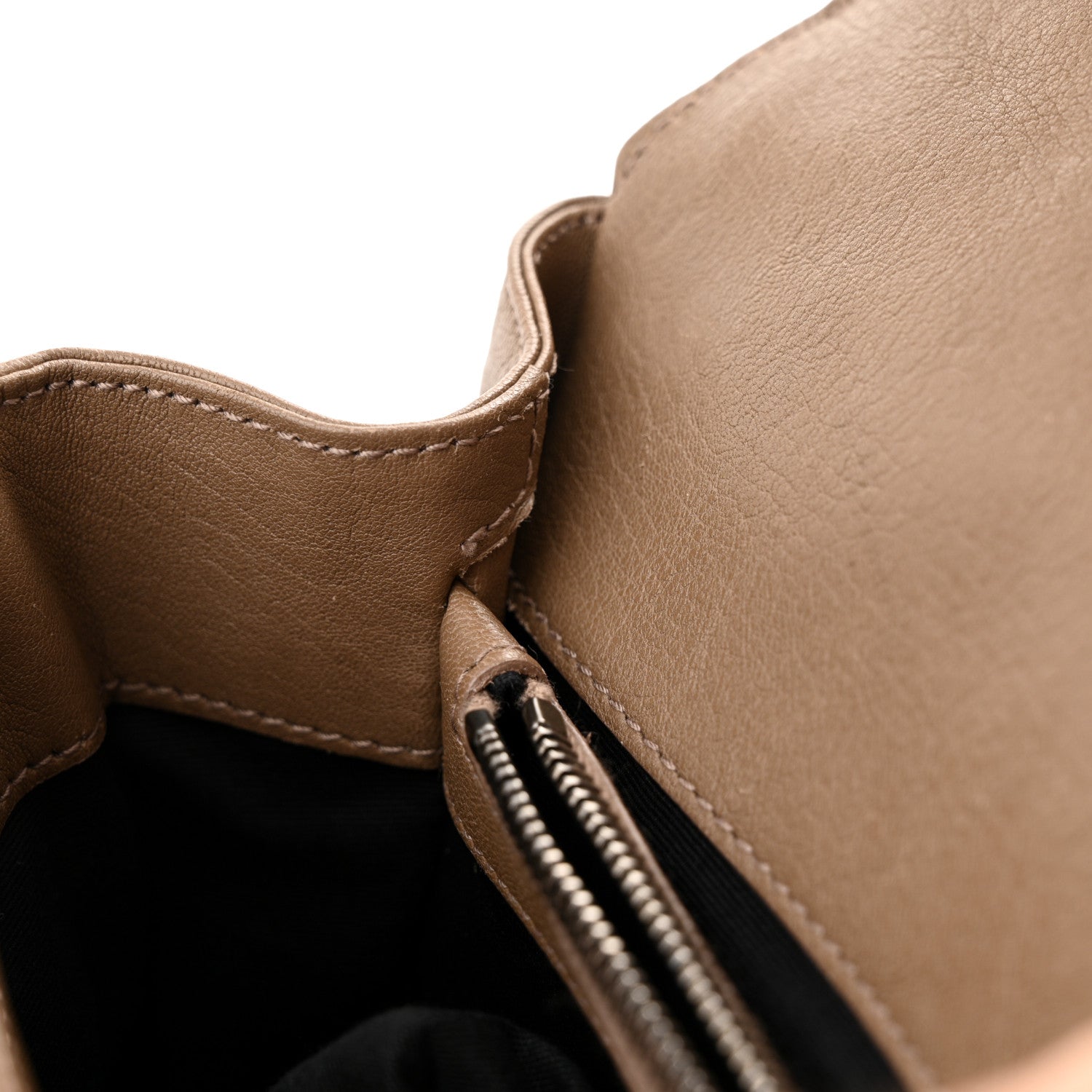 Saint Laurent Sheepskin Matelasse Chevron Monogram Medium College Bag Fard 12 of 15