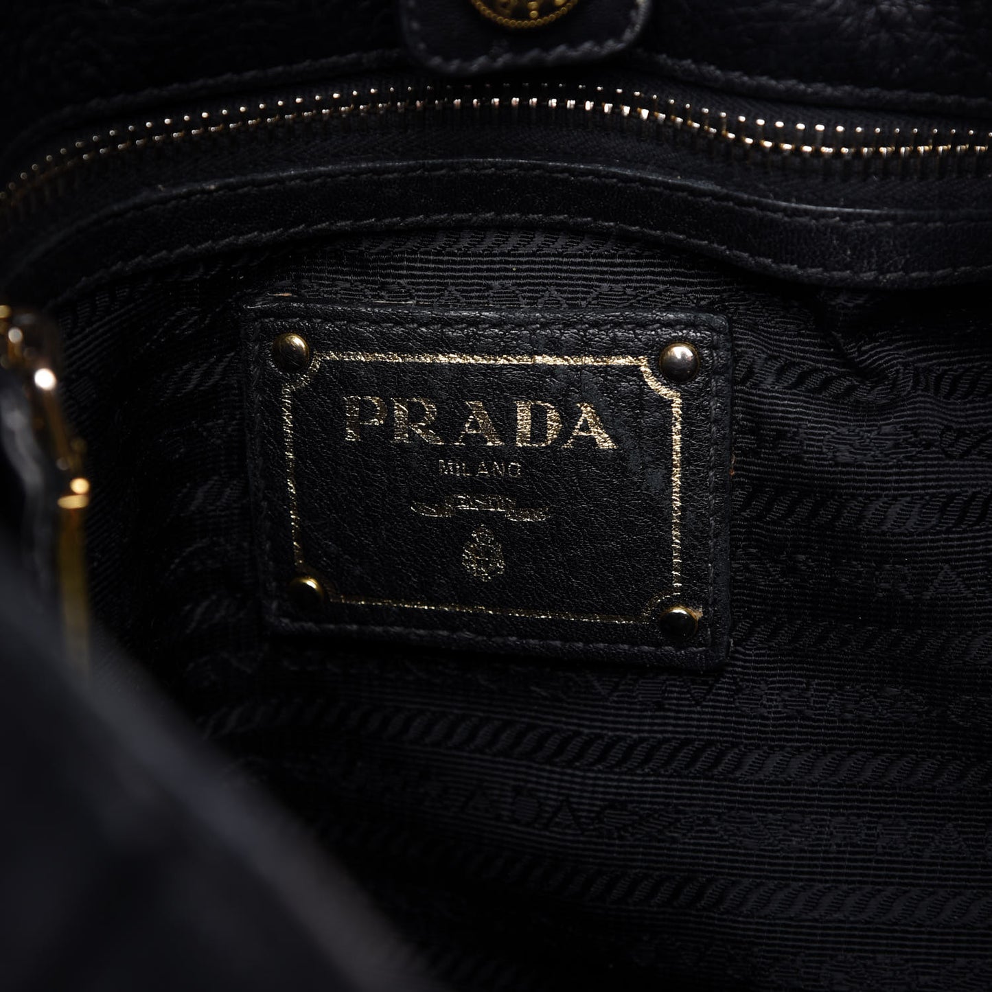 Vitello Daino Side Zip Pocket Hobo Black