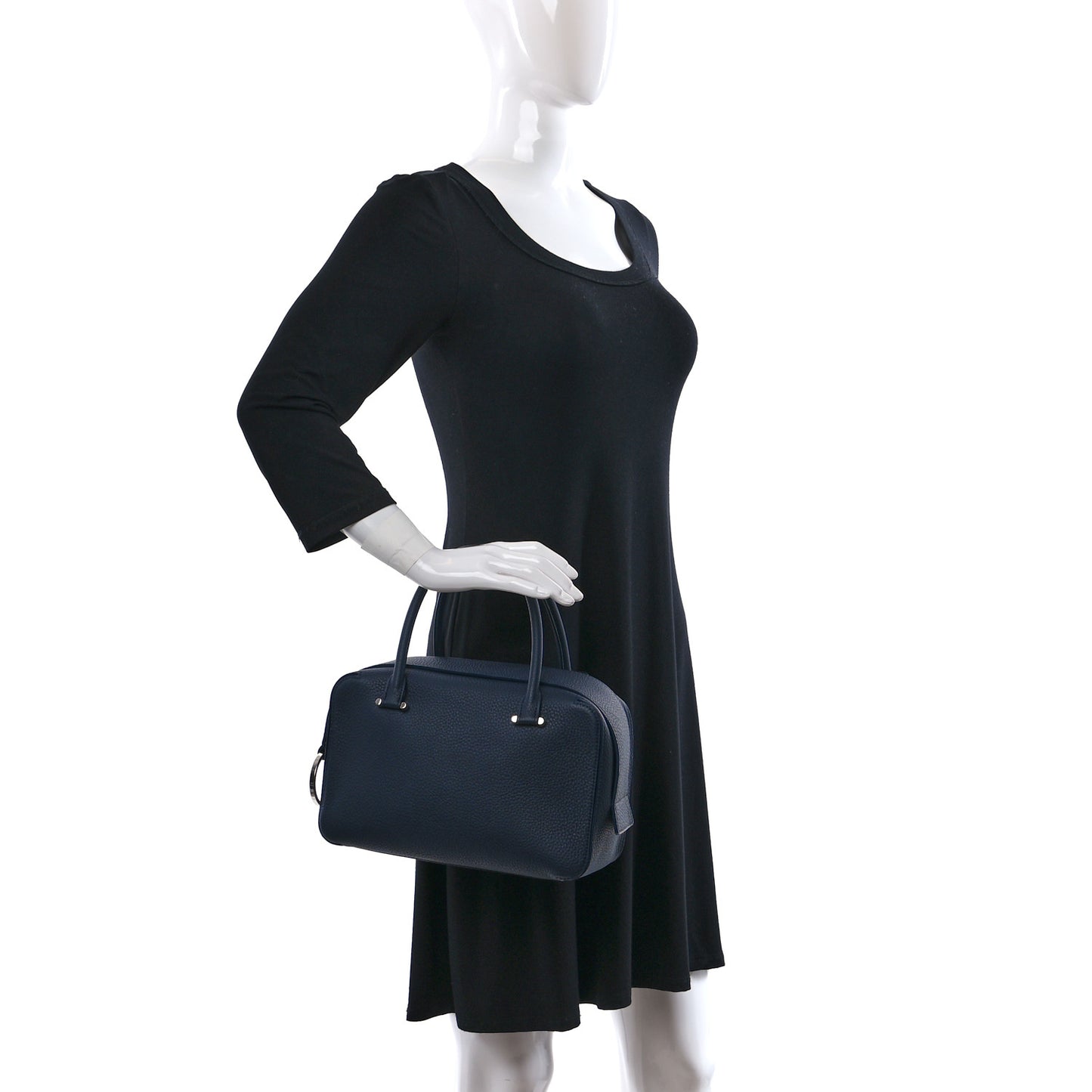 Taurillon Soft Cool Box MM Satchel Navy
