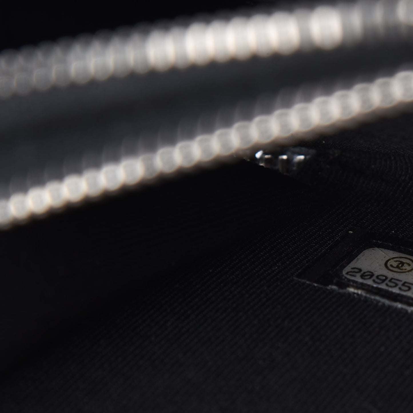 Caviar Quilted Zip Around Phone Holder Black