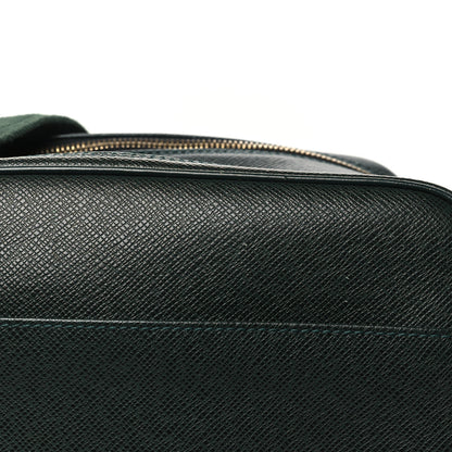 Louis Vuitton Taiga Reporter Messenger Epicea 11 of 12