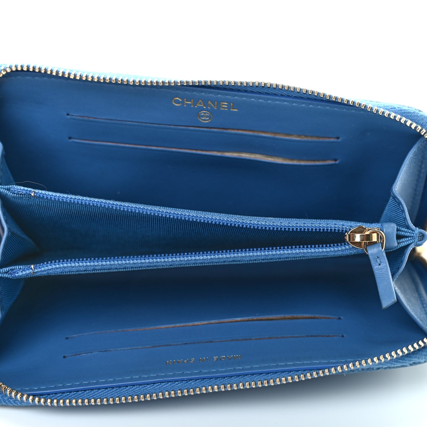 Caviar Chevron Quilted Small Zip Around Wallet Blue