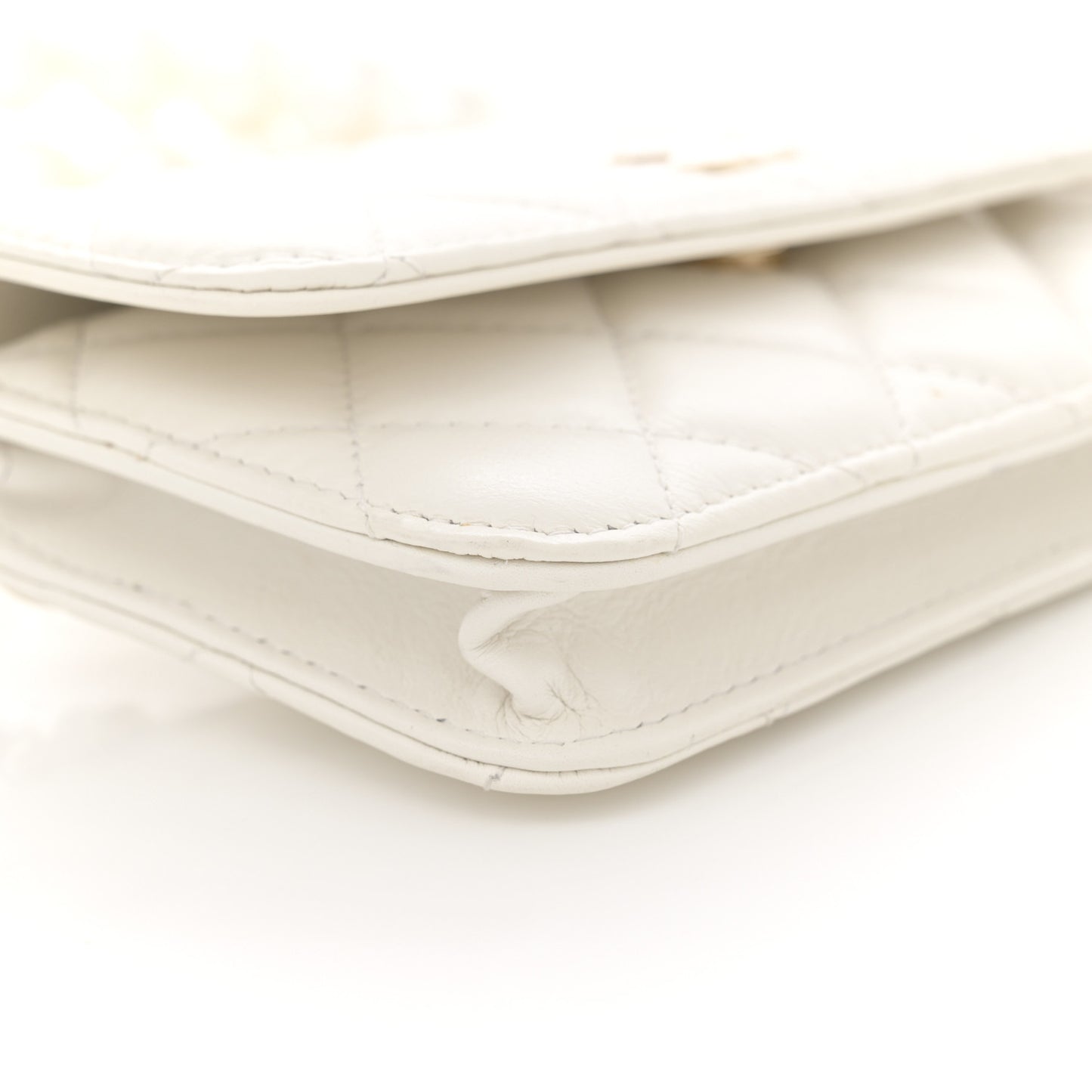 Calfskin Quilted Maxi Pearls Clutch With Chain White