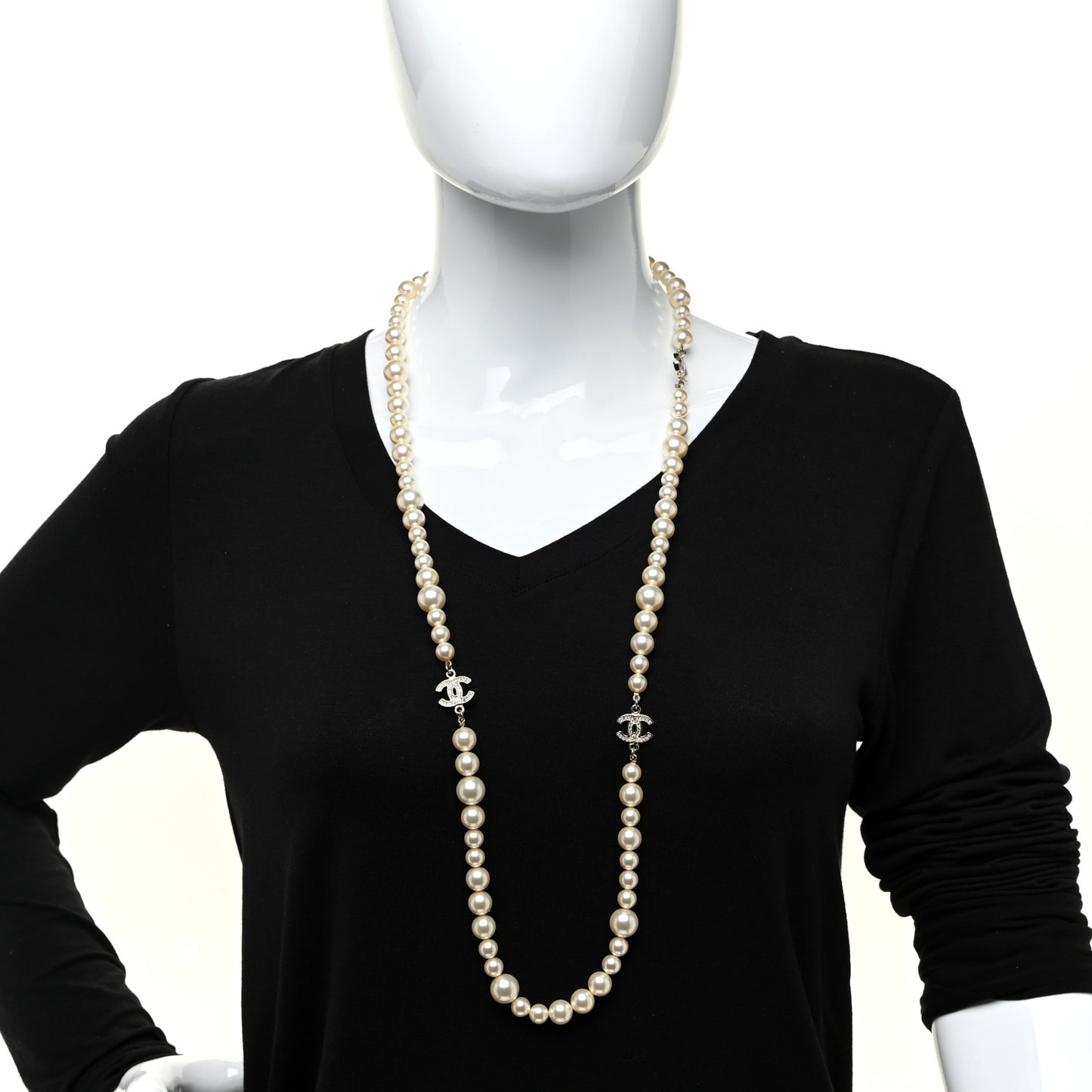 Graduated Pearl CC Long Necklace Gold