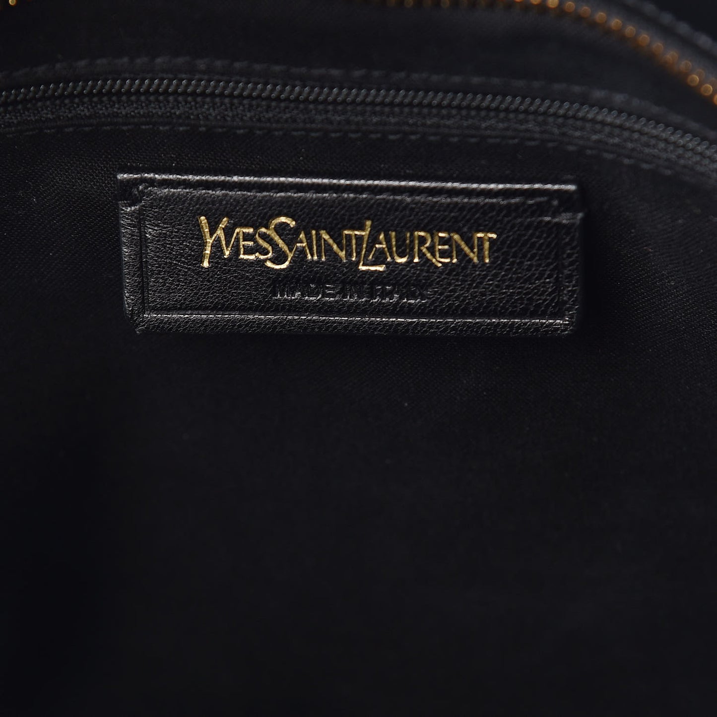 Textured Calfskin Medium Classic Y Cabas Black