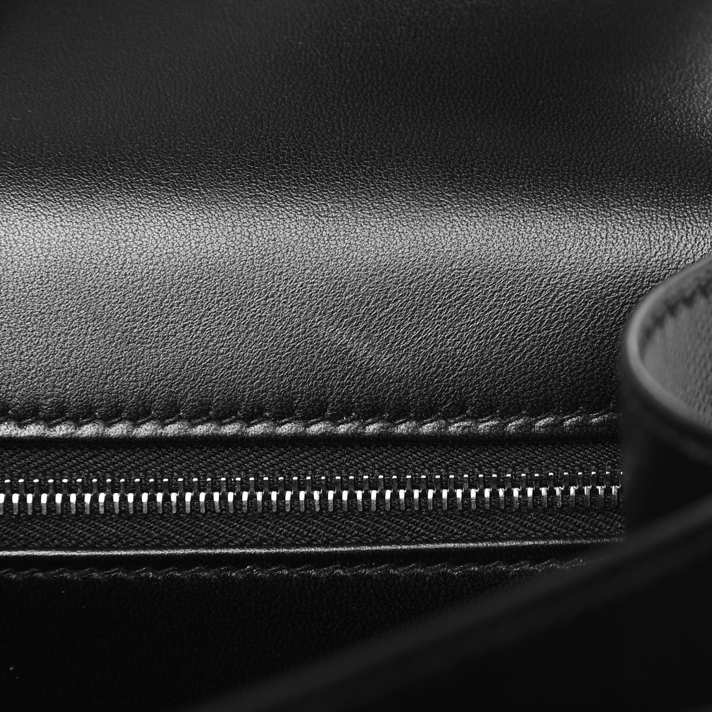 Grained Monsieur Constance 24 Black