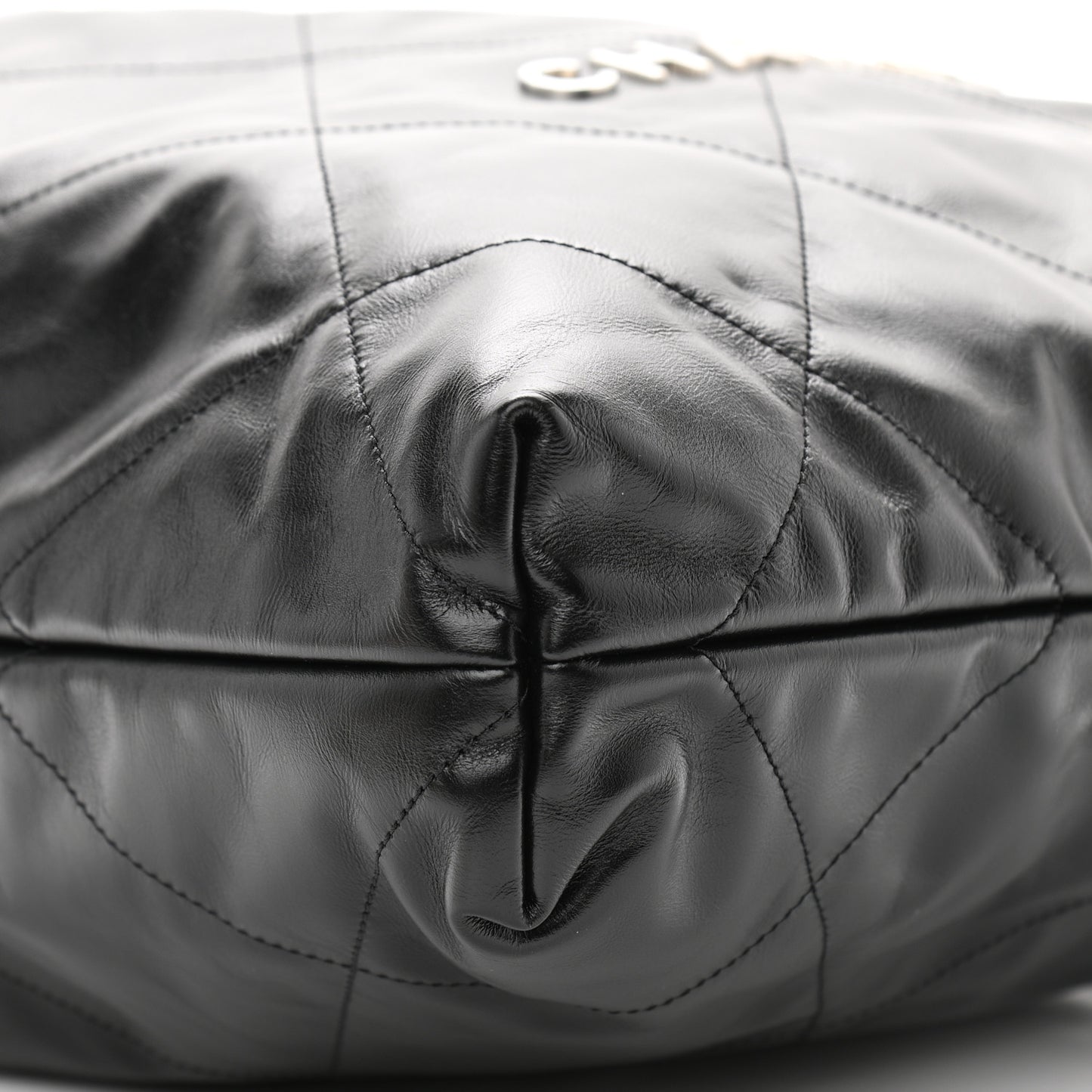 Shiny Calfskin Quilted Chanel 22 Black