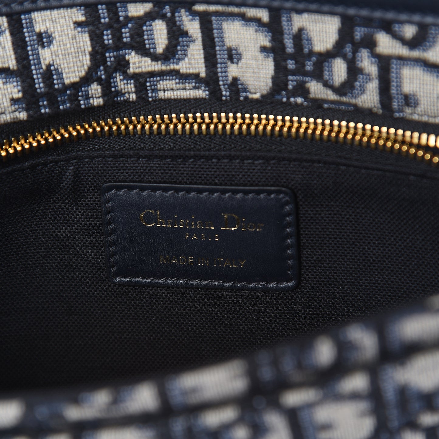 Oblique 30 Montaigne Chain Pouch Blue