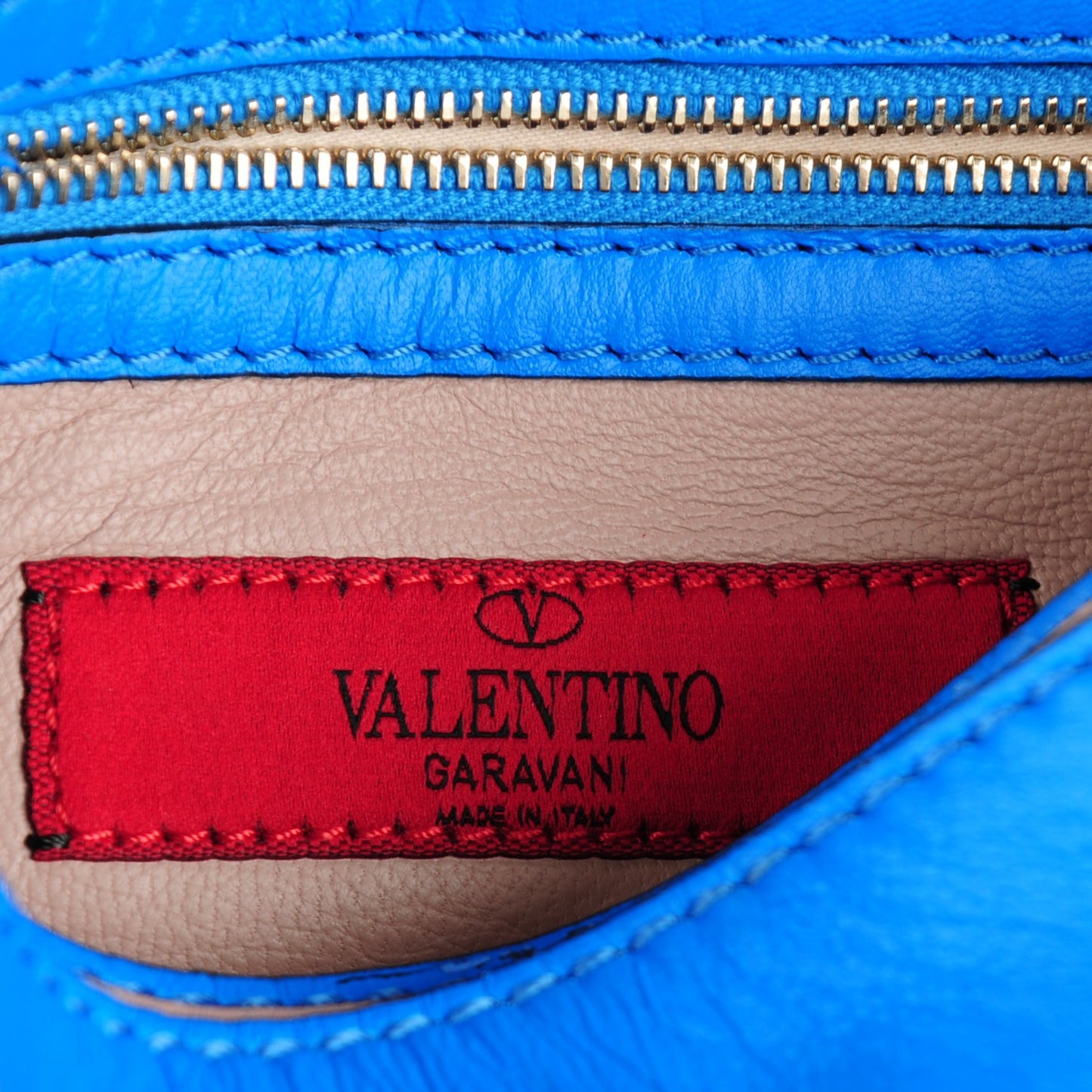 Nappa Rockstud Wristlet Clutch Blue Fluo